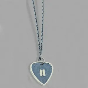 🎁 Suga Guitar Pick Necklace - BTS ARMY (100% off)