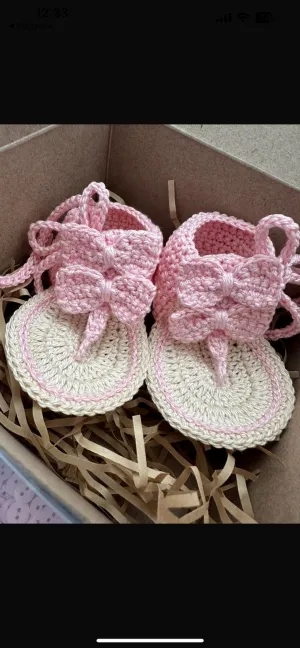 9-12 Month Knitted Bow Sandal