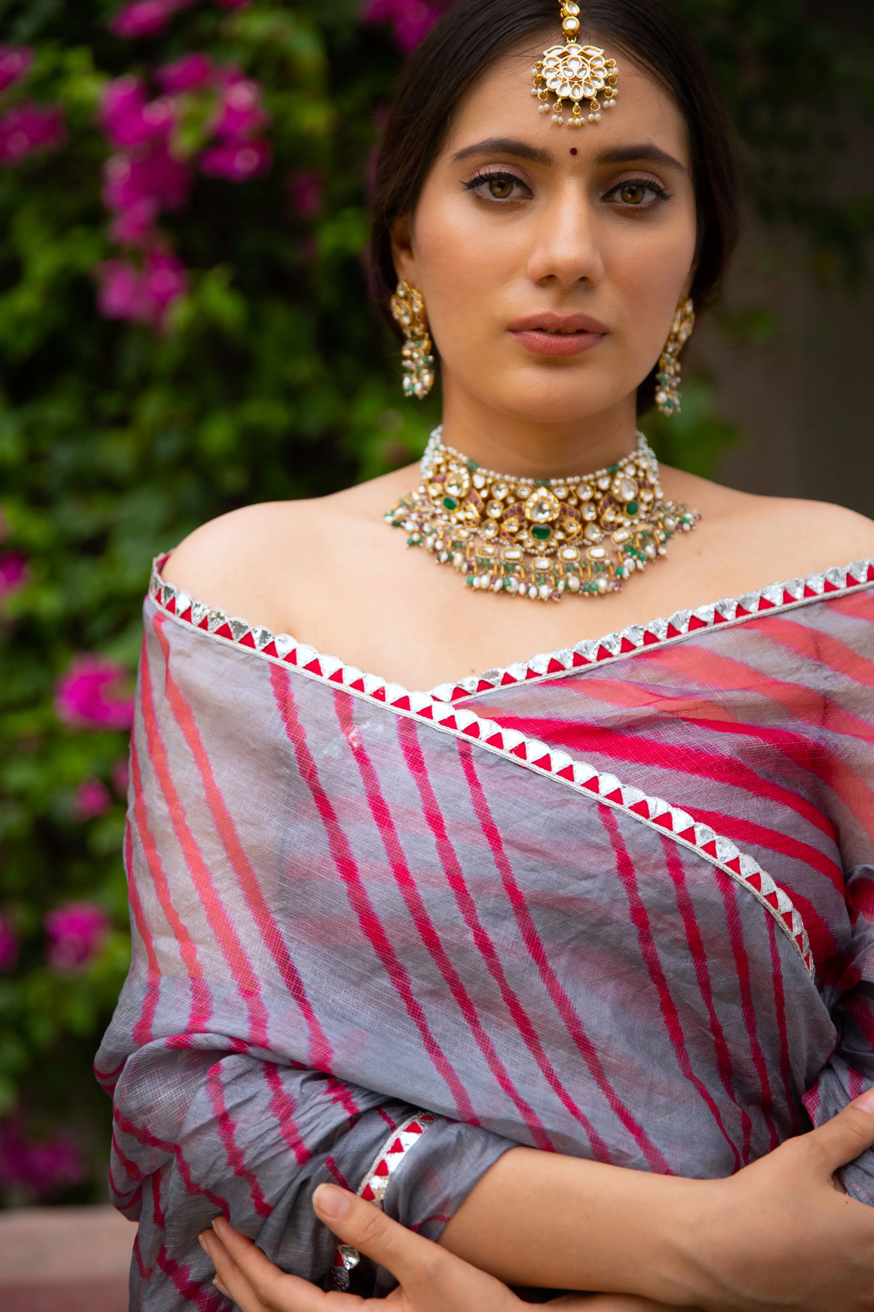 Aarti Sethia Studio    I   Grey-Red Hand Embroidered Lahariya Saree Set