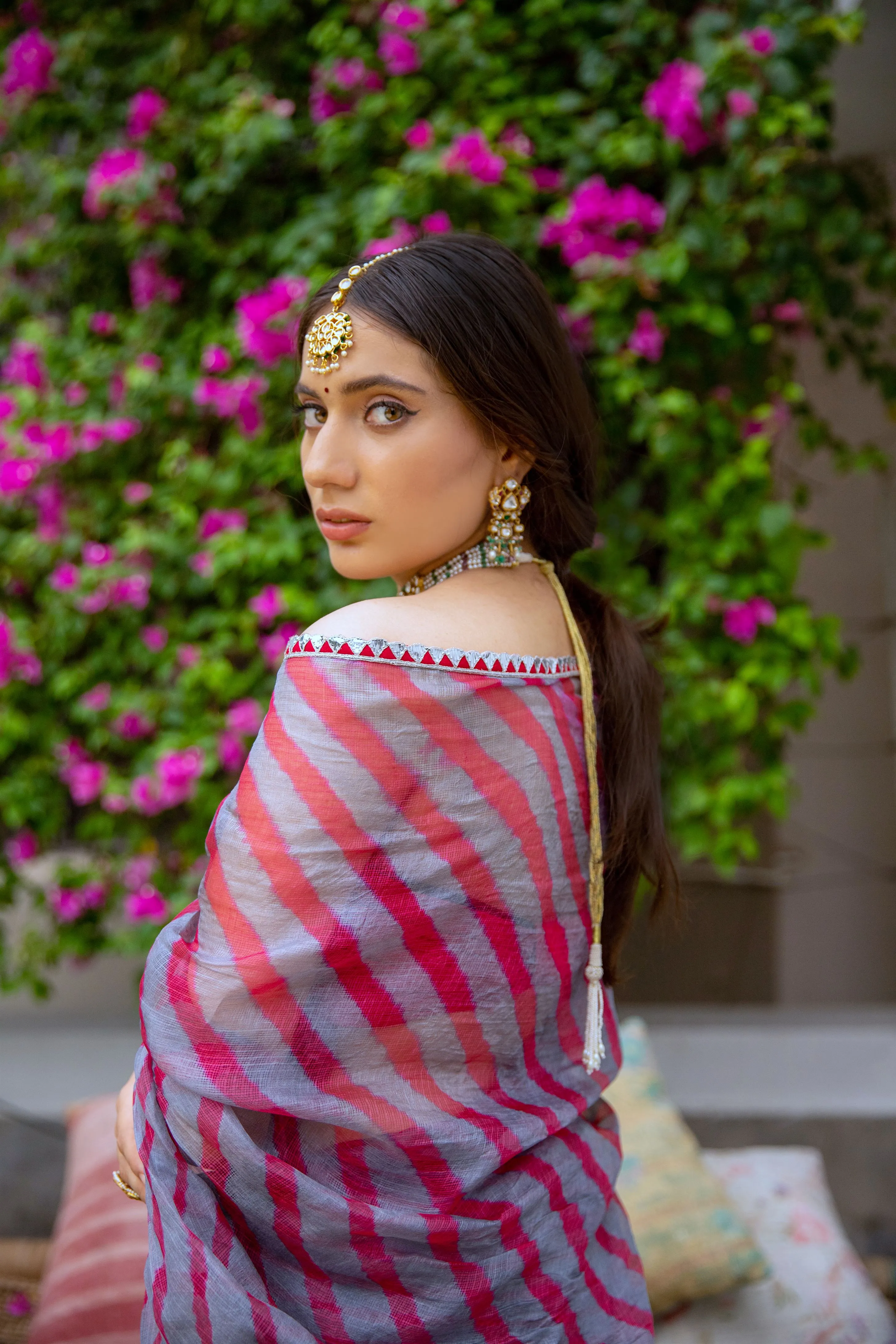 Aarti Sethia Studio    I   Grey-Red Hand Embroidered Lahariya Saree Set