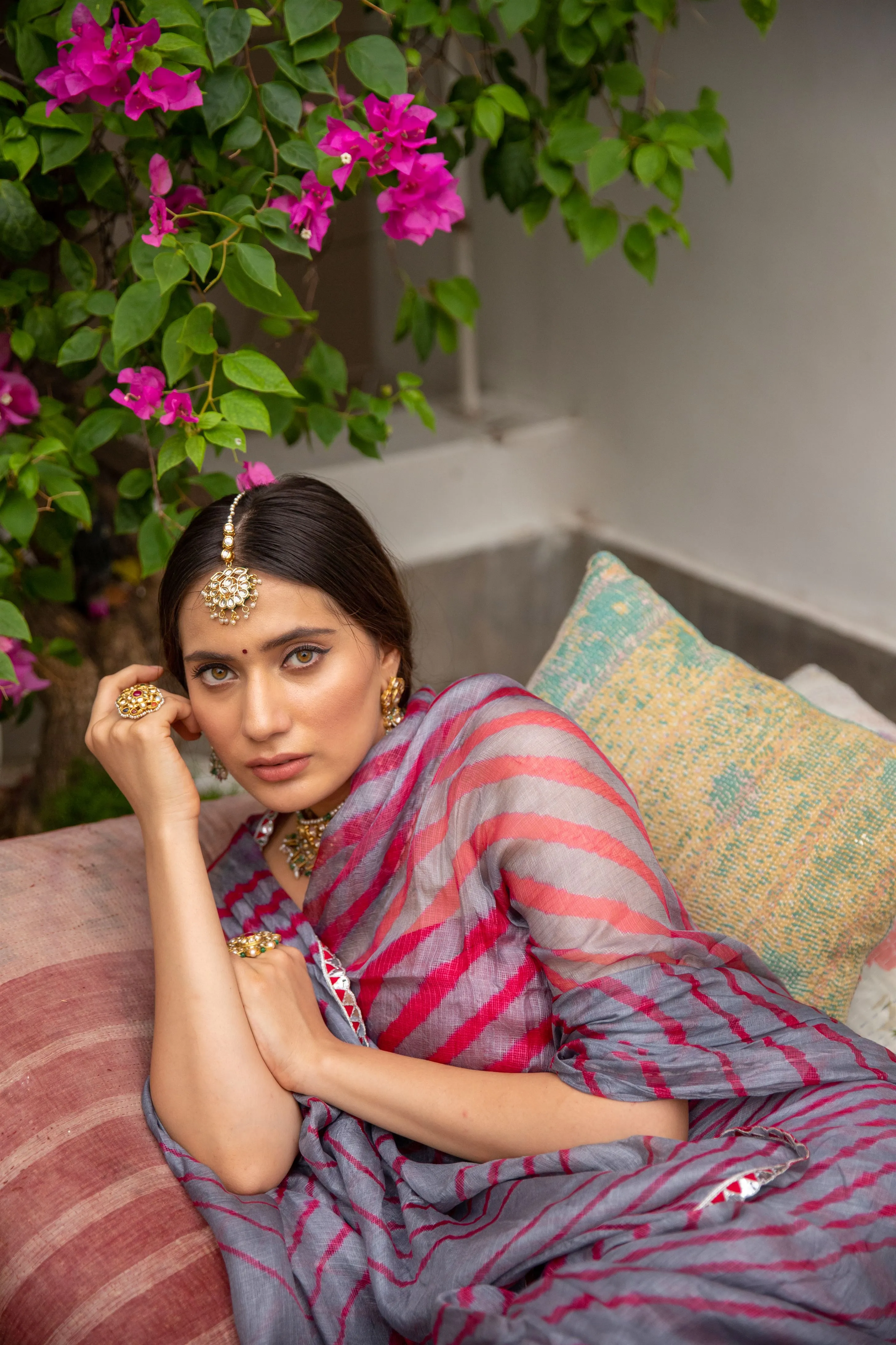 Aarti Sethia Studio    I   Grey-Red Hand Embroidered Lahariya Saree Set