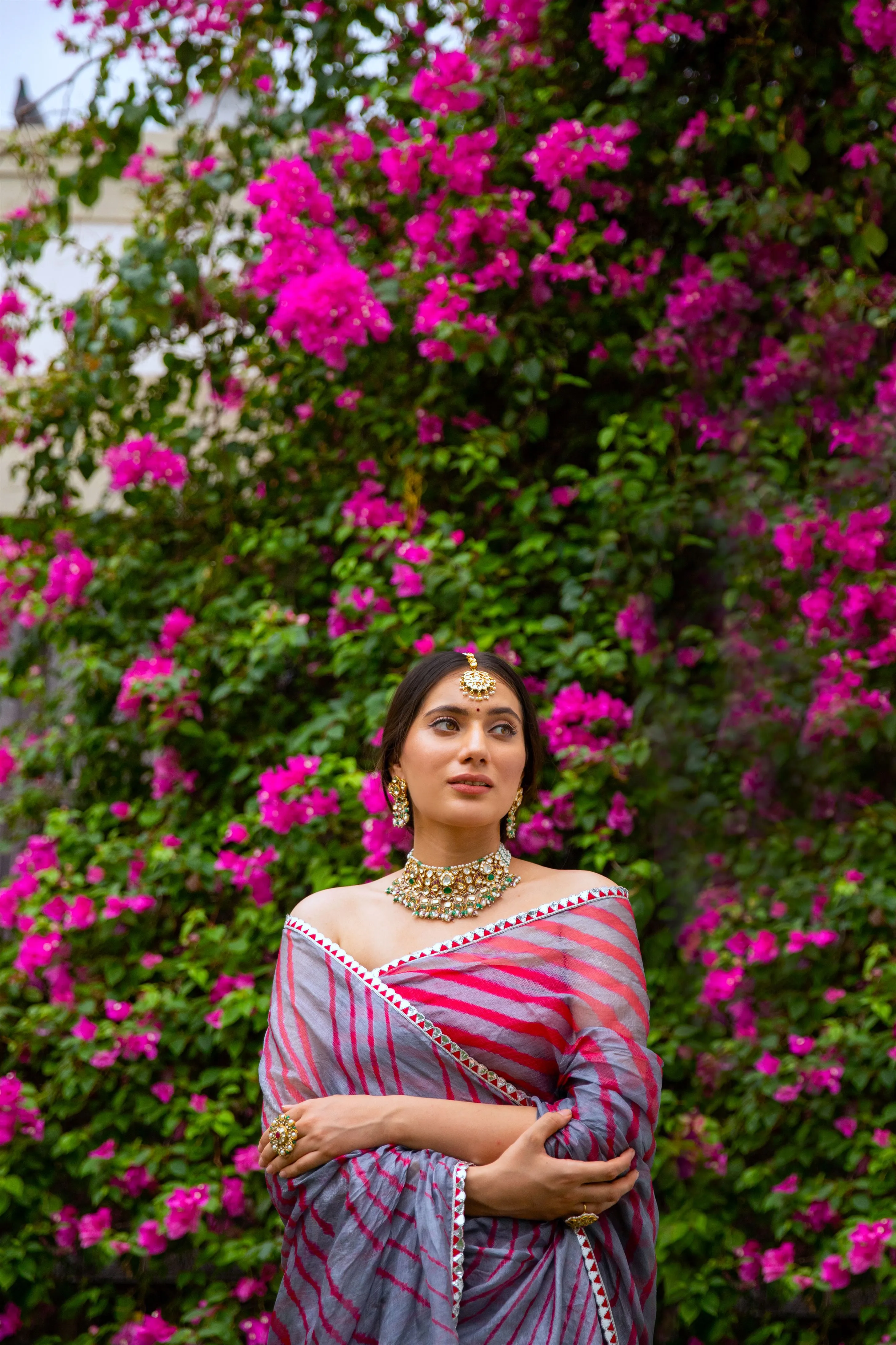Aarti Sethia Studio    I   Grey-Red Hand Embroidered Lahariya Saree Set