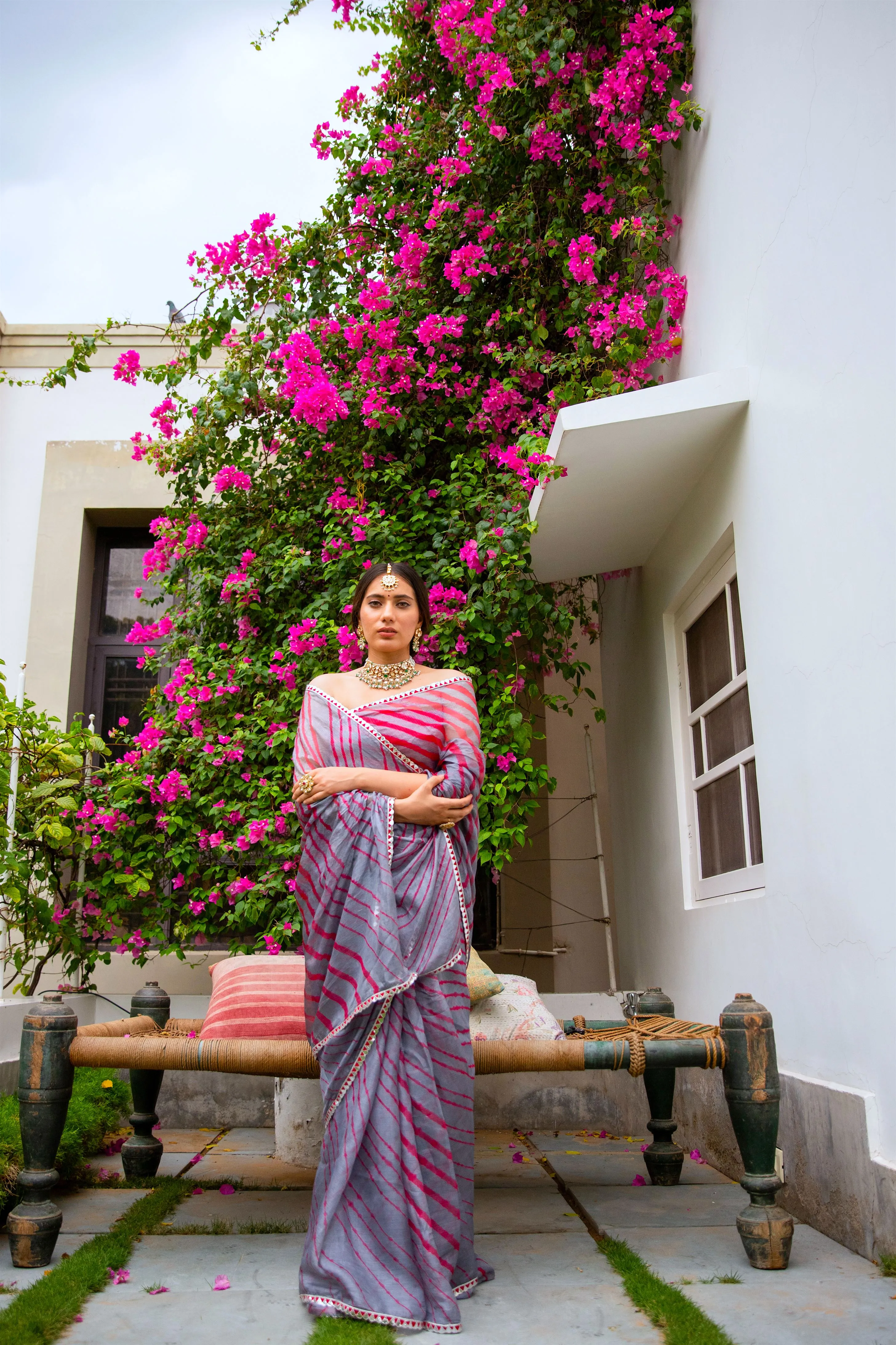 Aarti Sethia Studio    I   Grey-Red Hand Embroidered Lahariya Saree Set