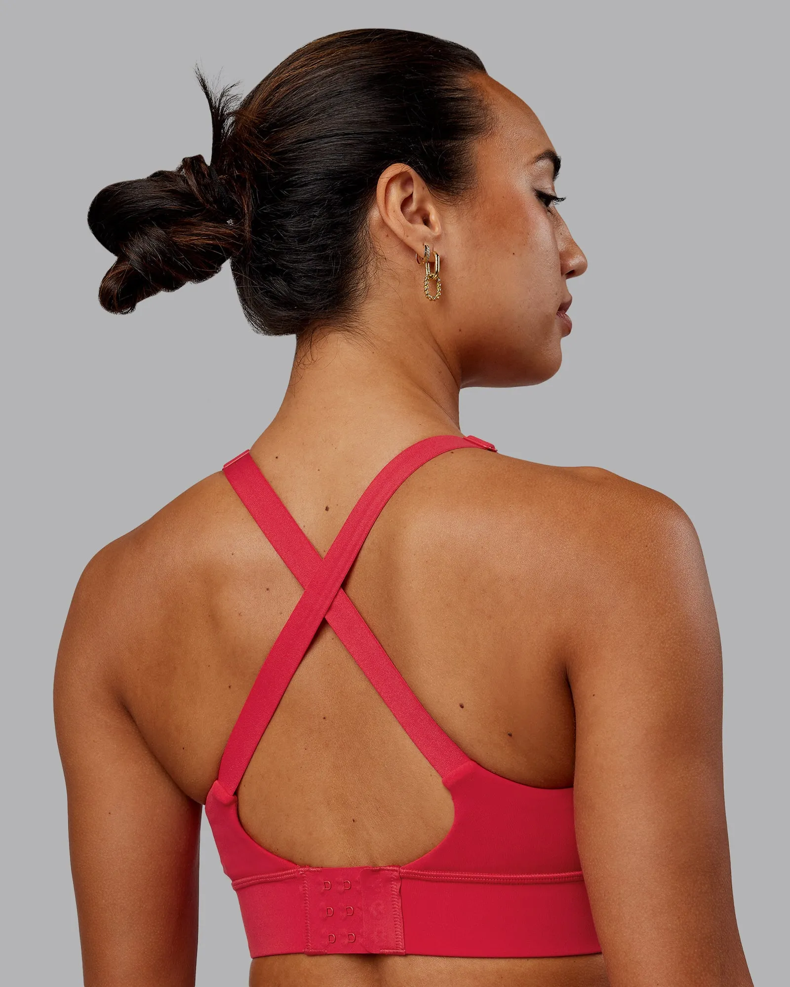 Accelerate Sports Bra - Scarlet