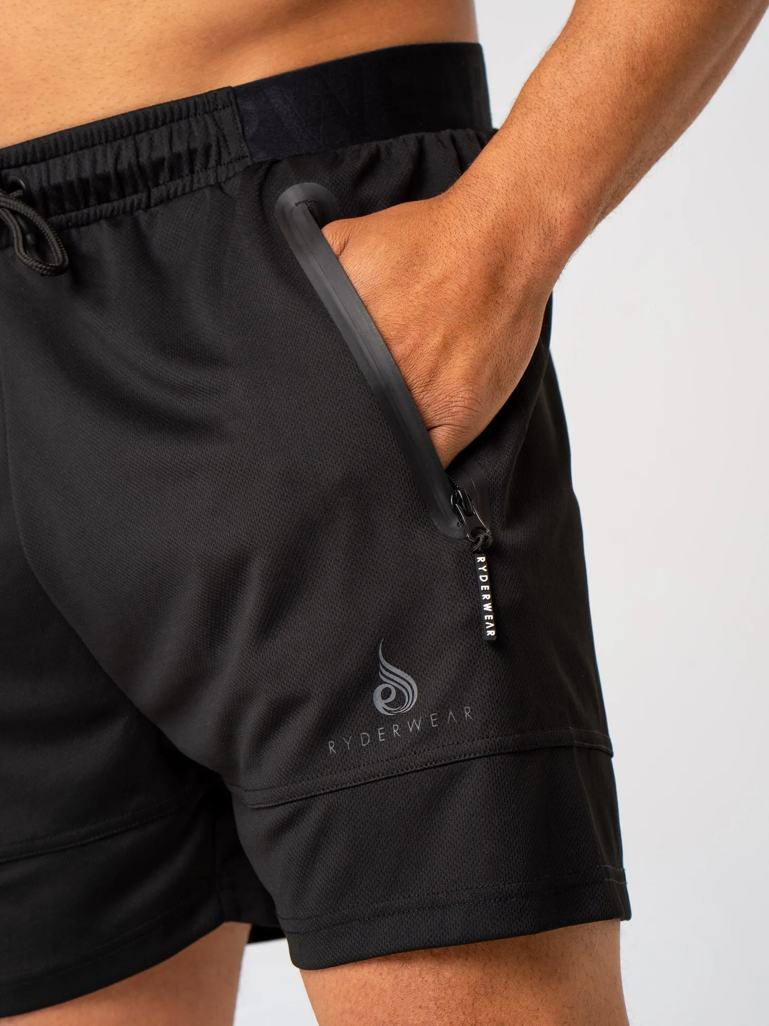 Advance Mesh Short - Black