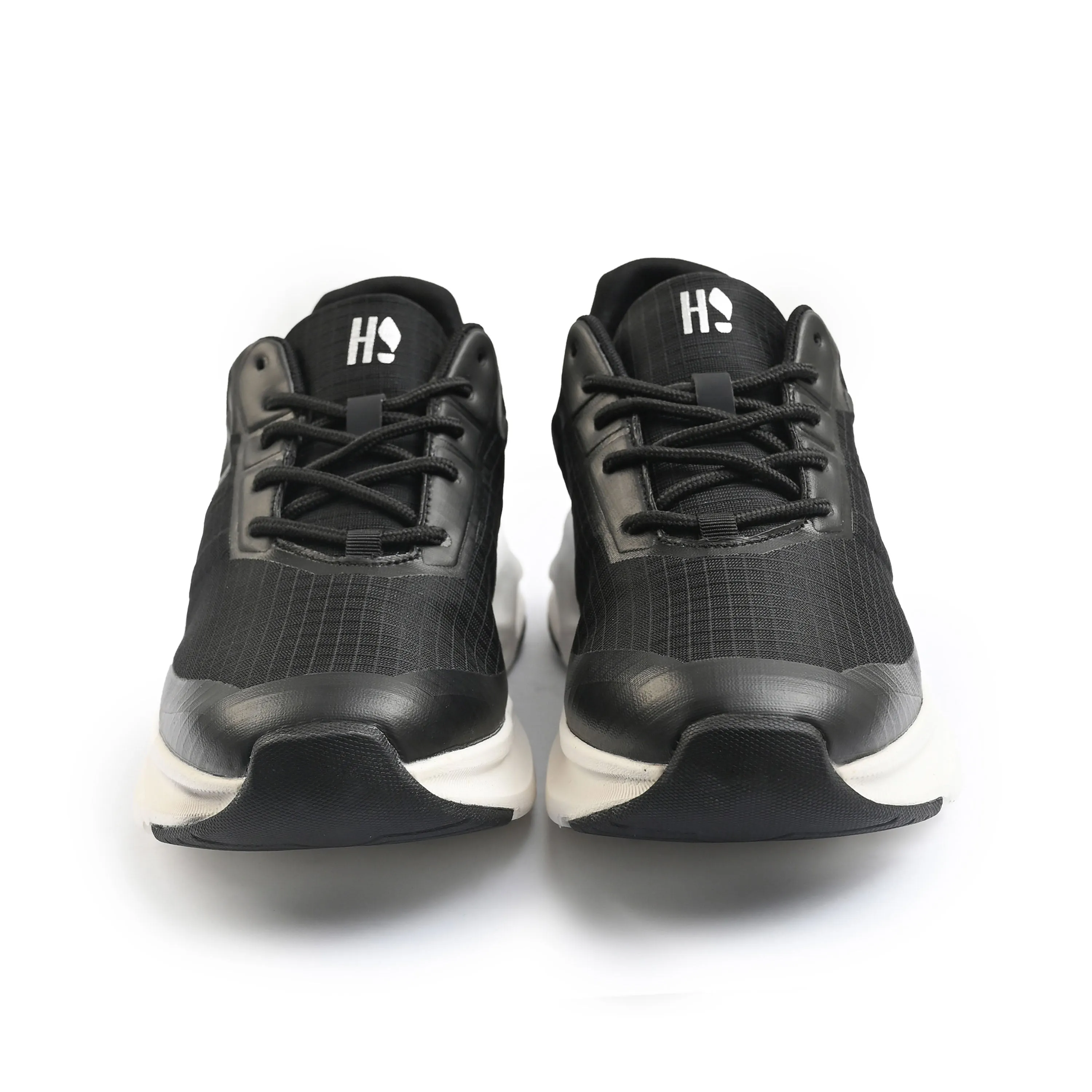 AIR COOLED LIGHTWEIGHT SOLE TRAINER