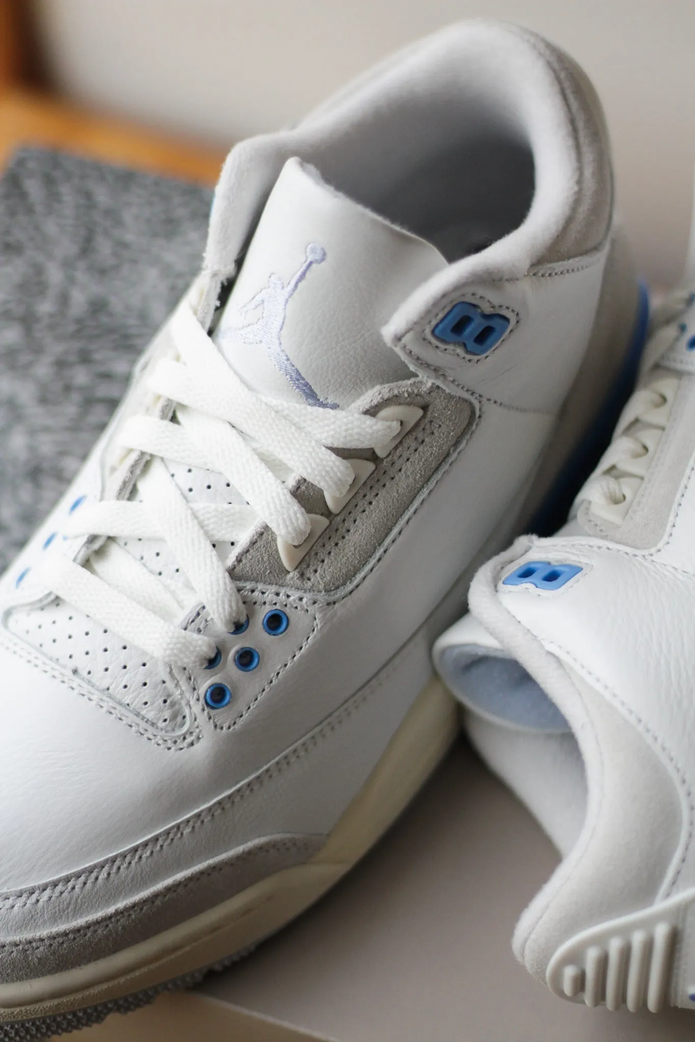 AIR JORDAN 3 RETRO "SUMMIT WHITE/HYDROGEN BLUE-LEGEND BLUE"