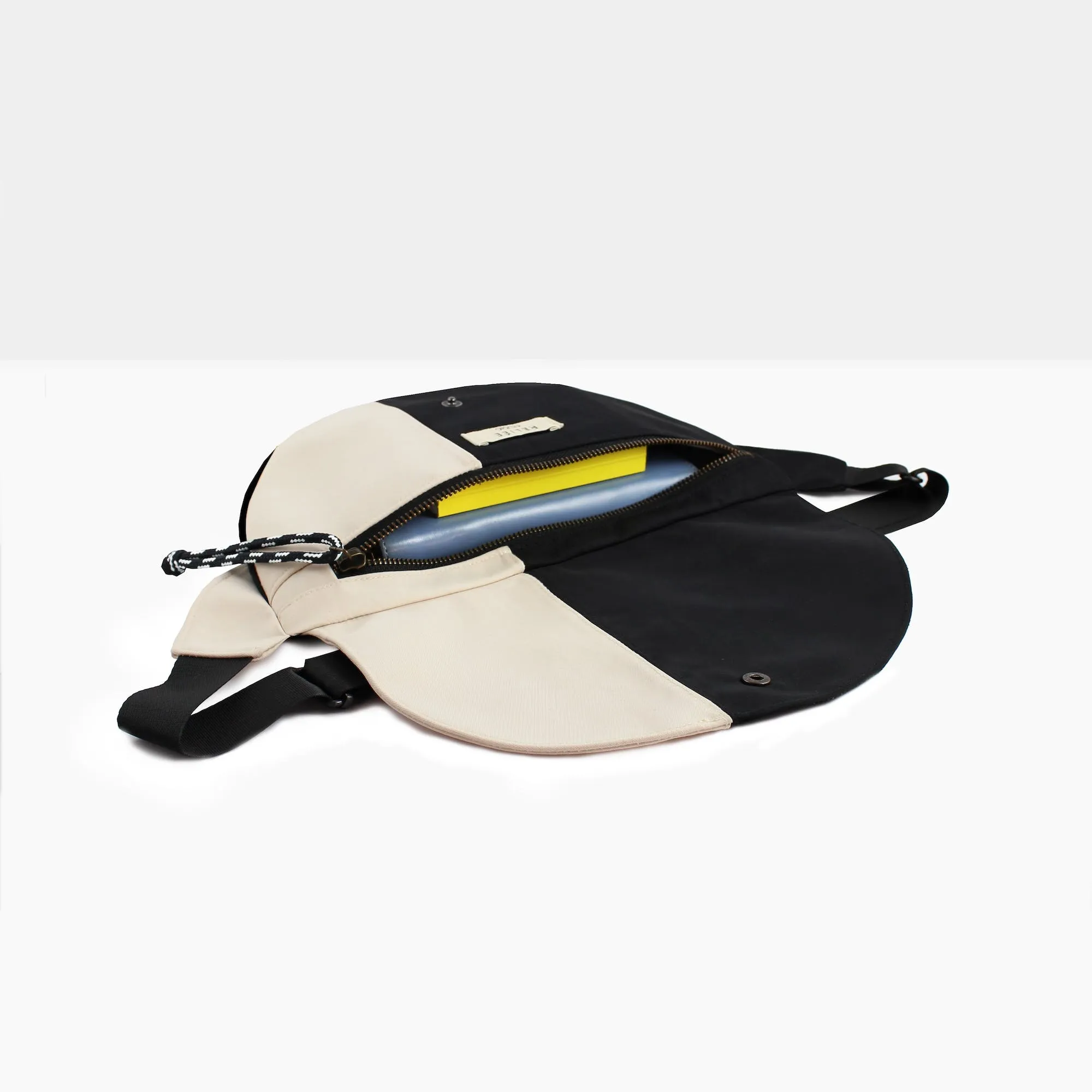 Anna fanny pack Black & White