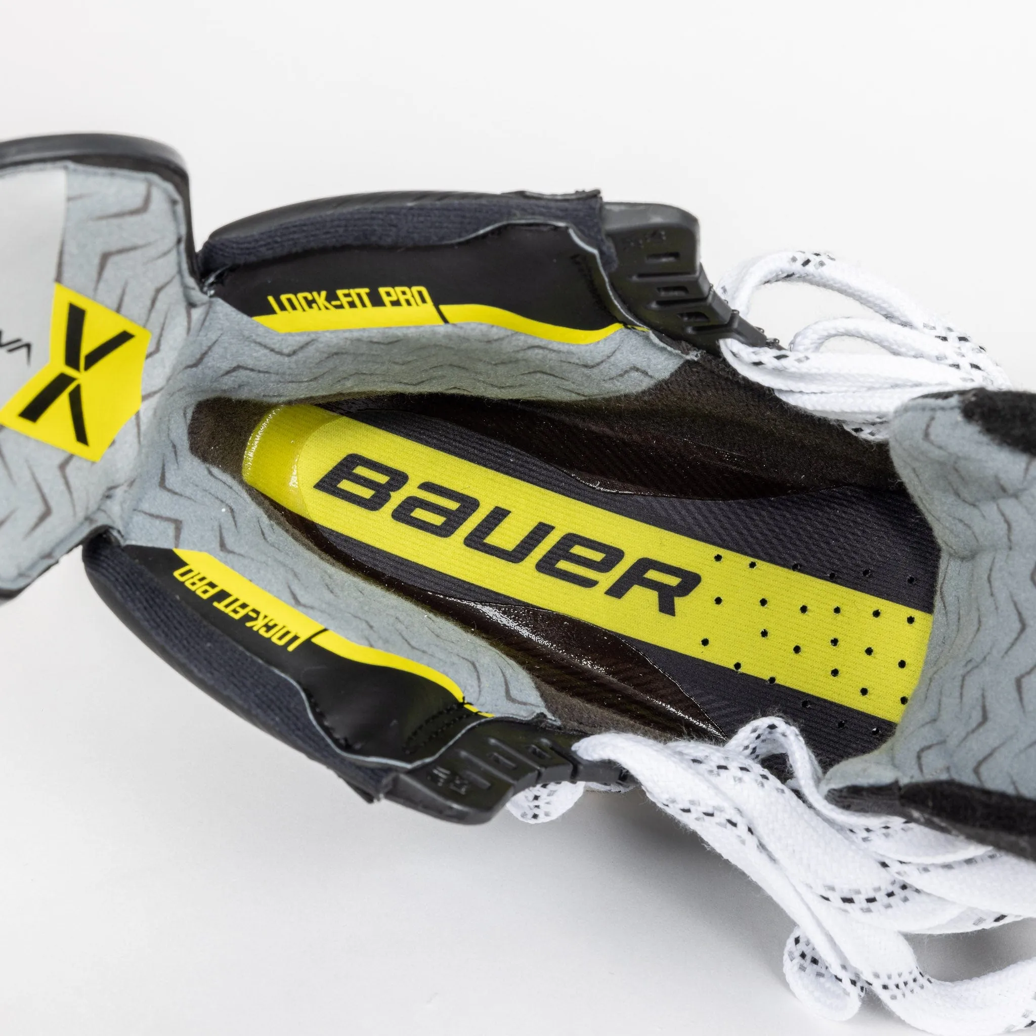 Bauer Vapor HyperLite 2 Intermediate Hockey Skates