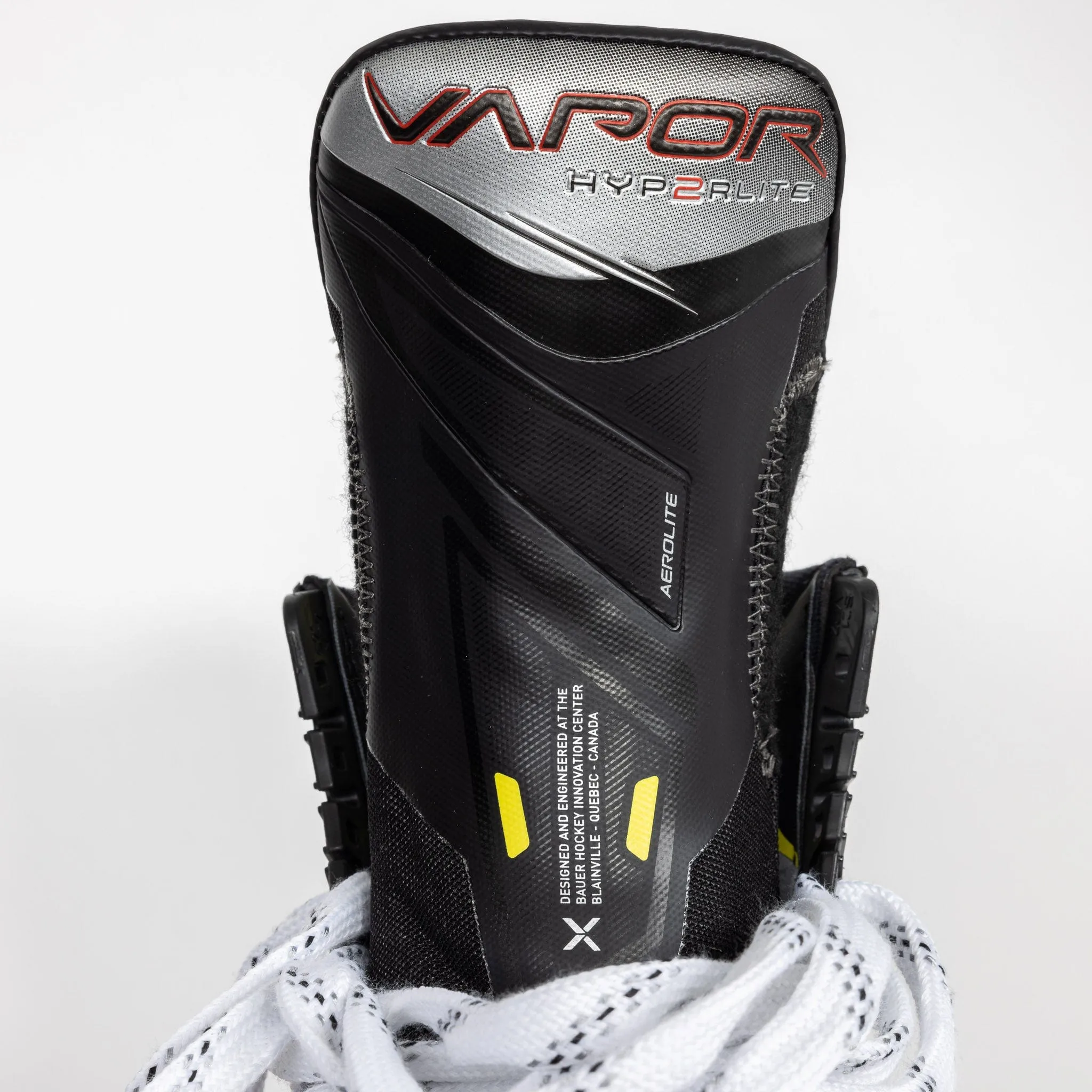 Bauer Vapor HyperLite 2 Intermediate Hockey Skates