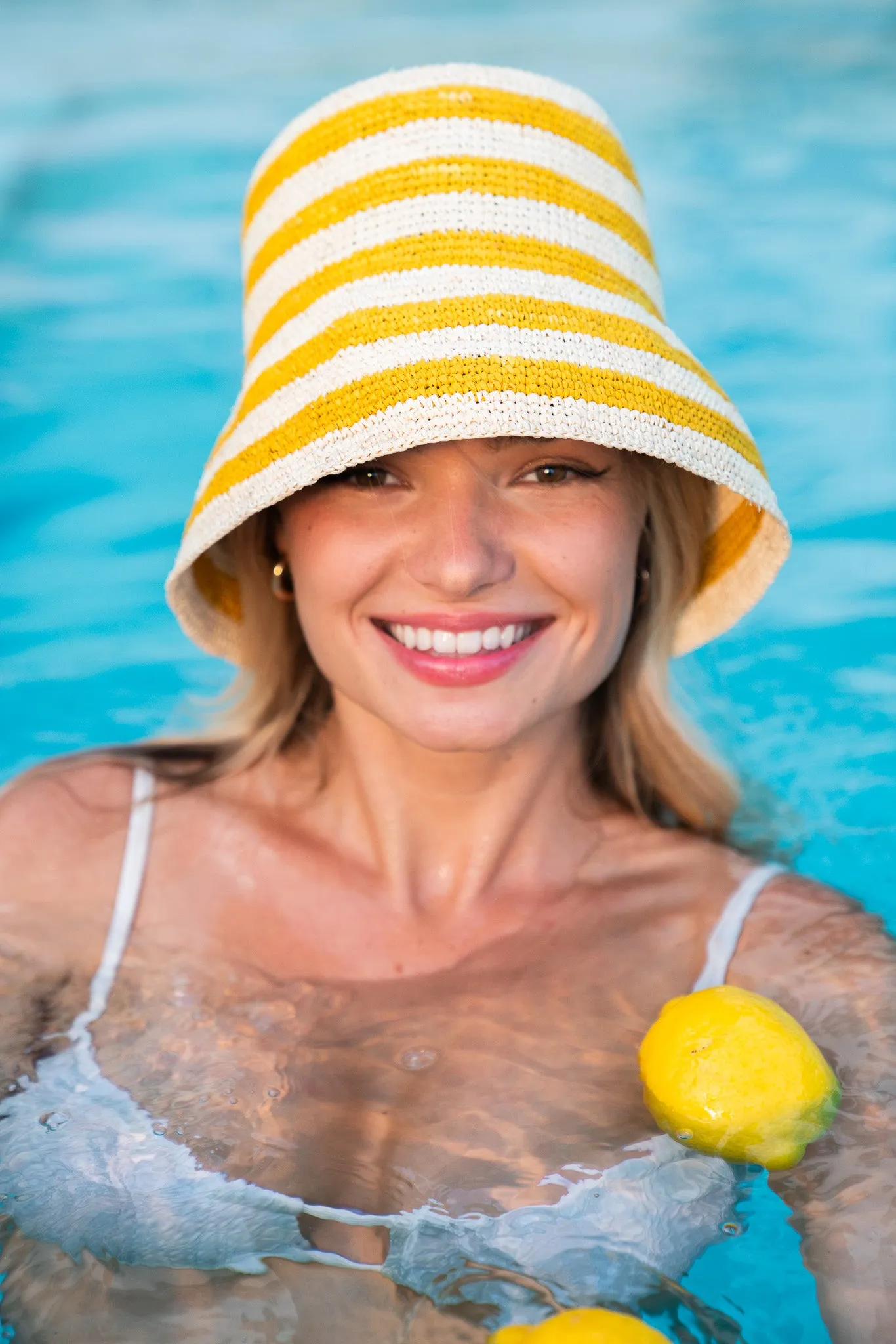 Bucket Lemon