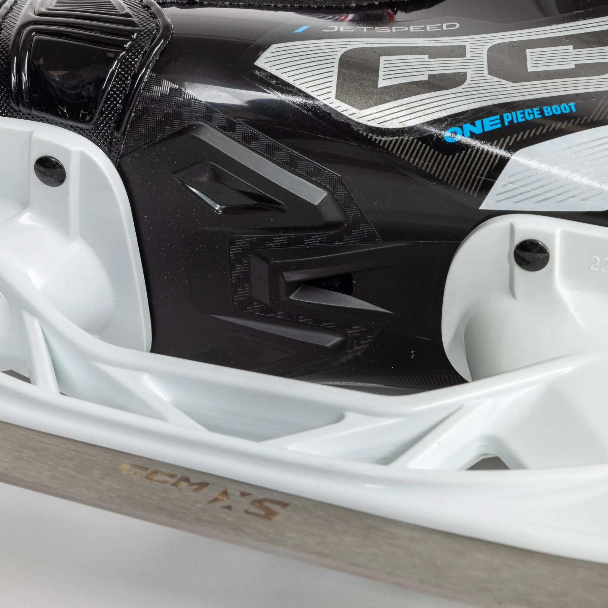 CCM Jetspeed FT680 Junior Hockey Skates