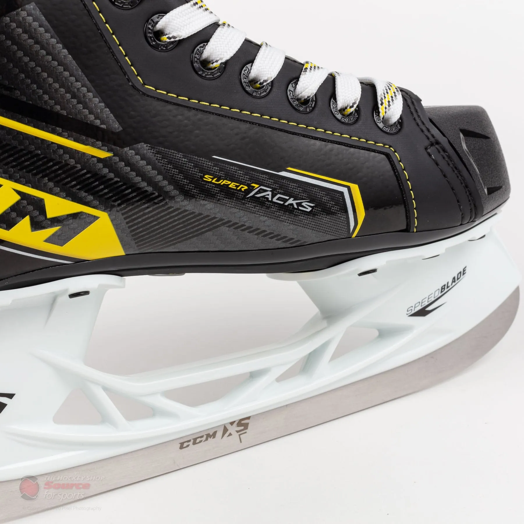 CCM Super Tacks 9370 Junior Hockey Skates