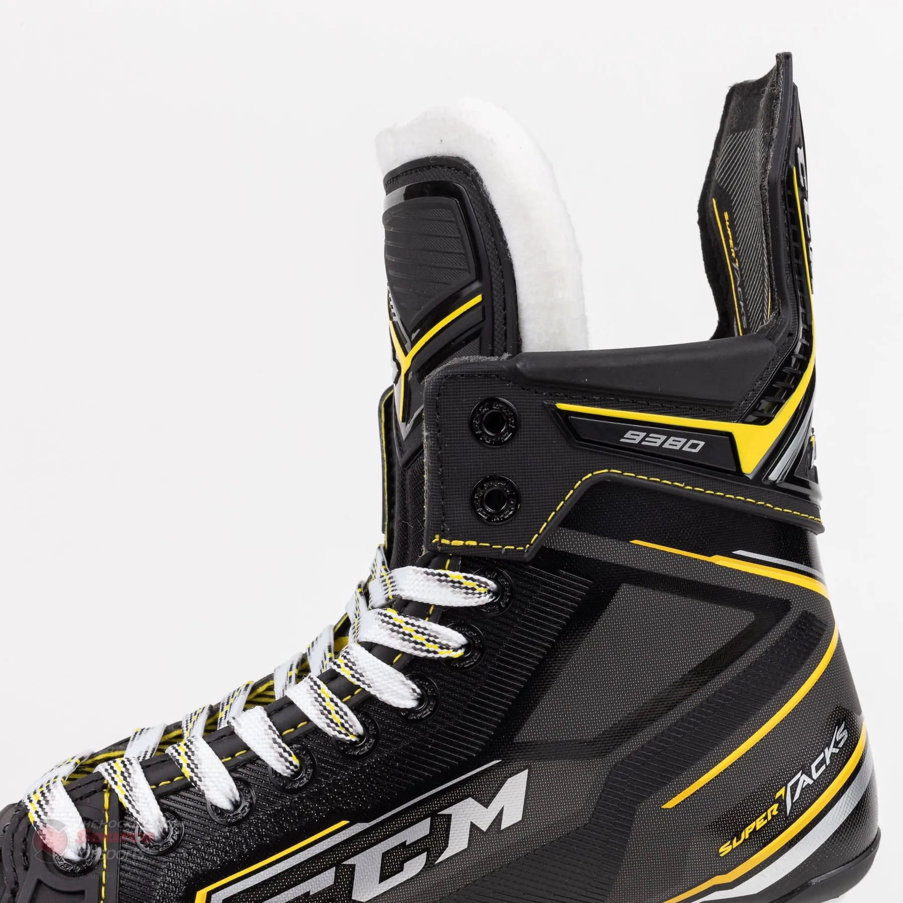 CCM Super Tacks 9380 Senior Hockey Skates