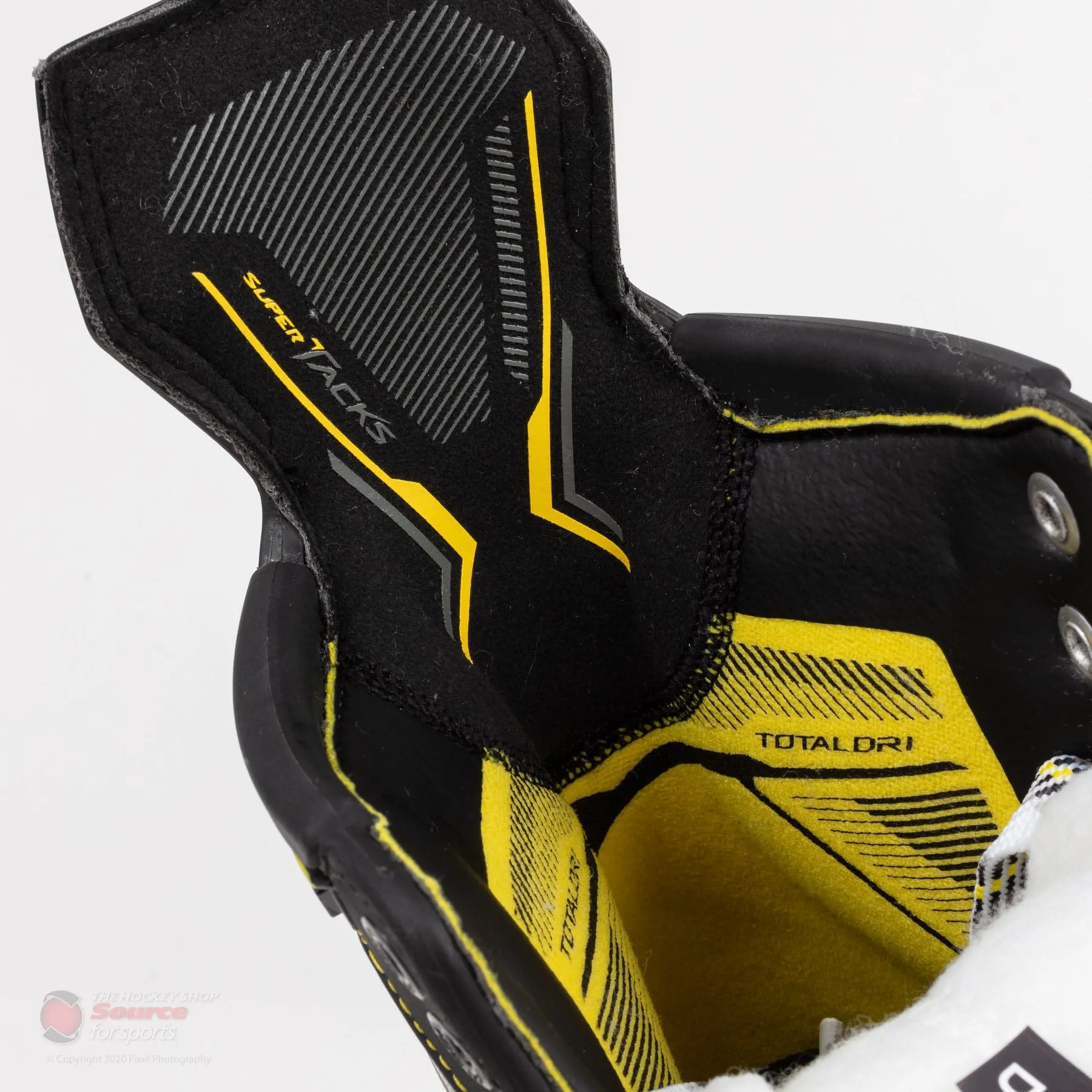 CCM Super Tacks 9380 Senior Hockey Skates