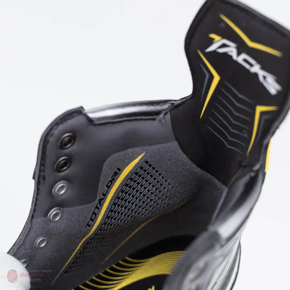 CCM Tacks 9090 Junior Hockey Skates