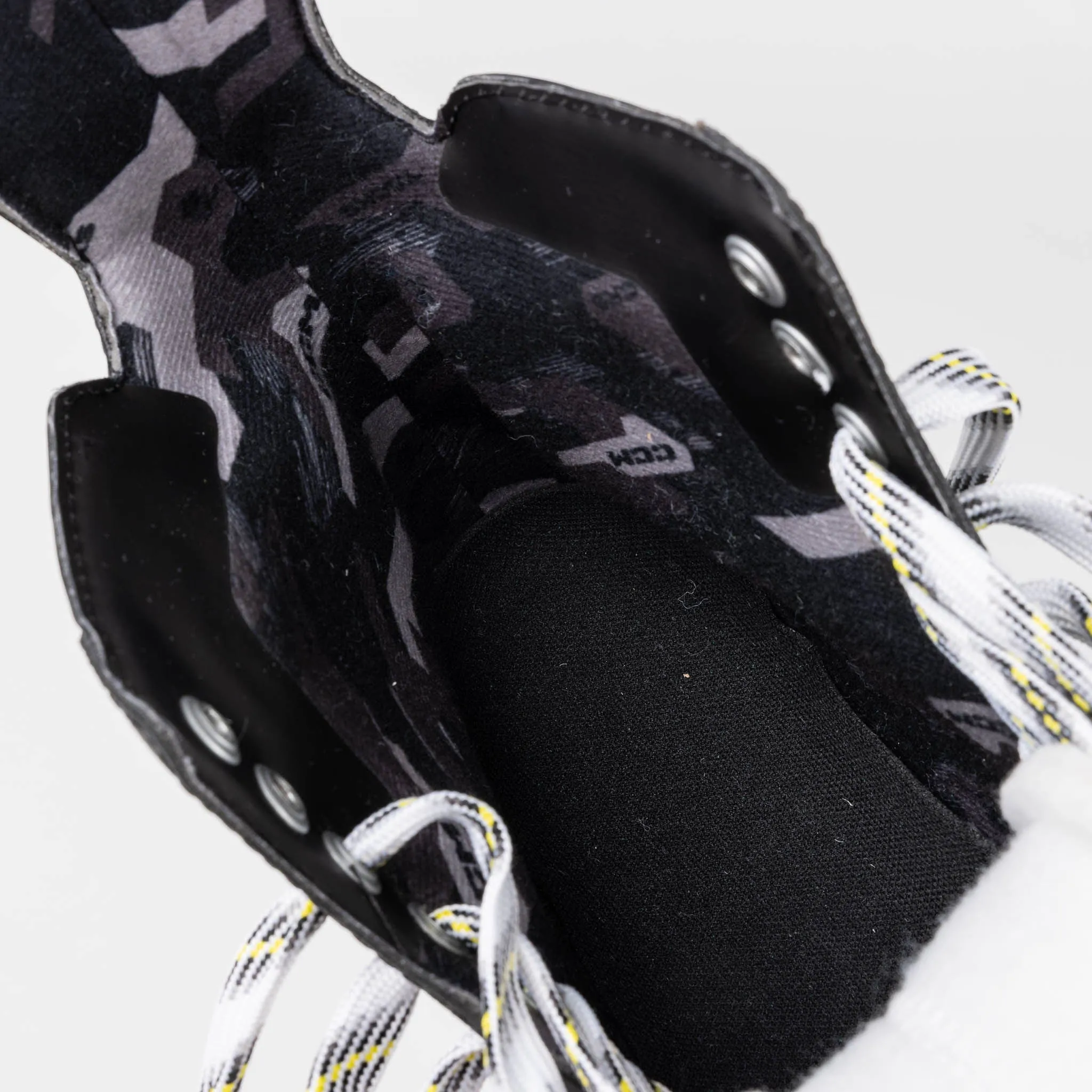 CCM Tacks AS570 Intermediate Hockey Skates