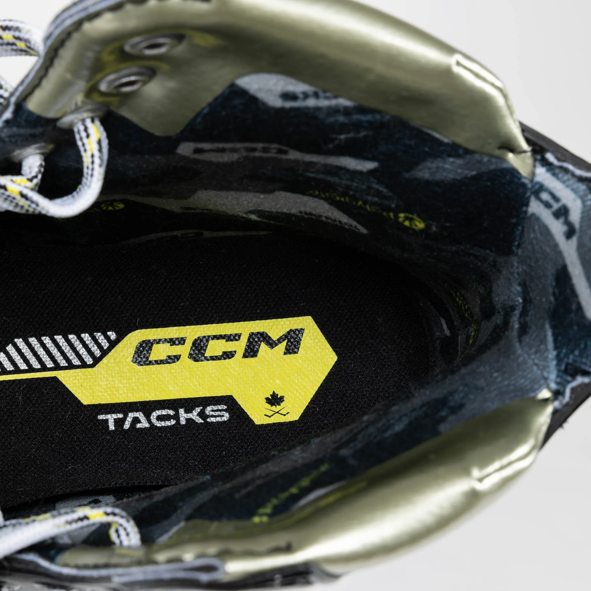 CCM Tacks AS590 Intermediate Hockey Skates