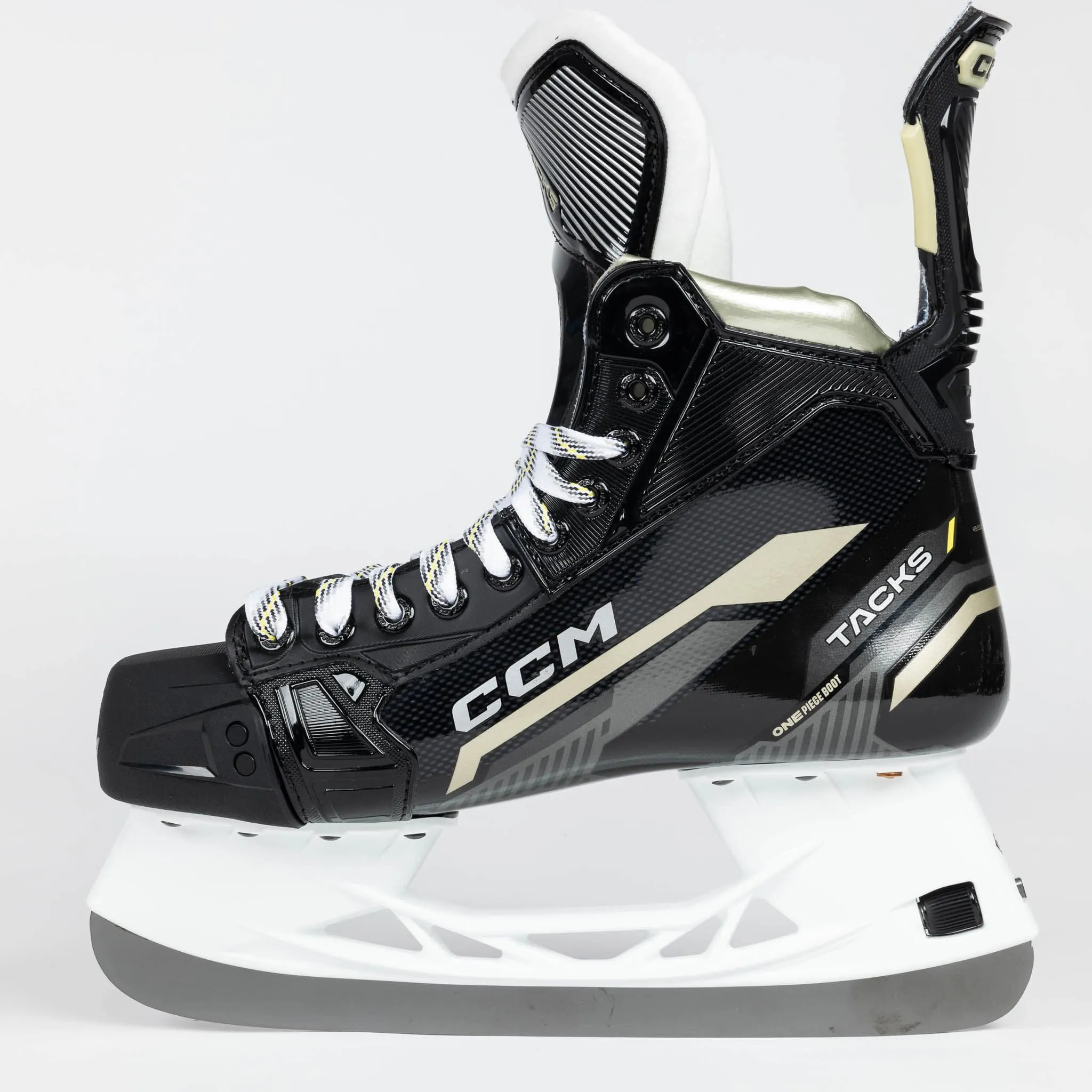 CCM Tacks AS590 Intermediate Hockey Skates