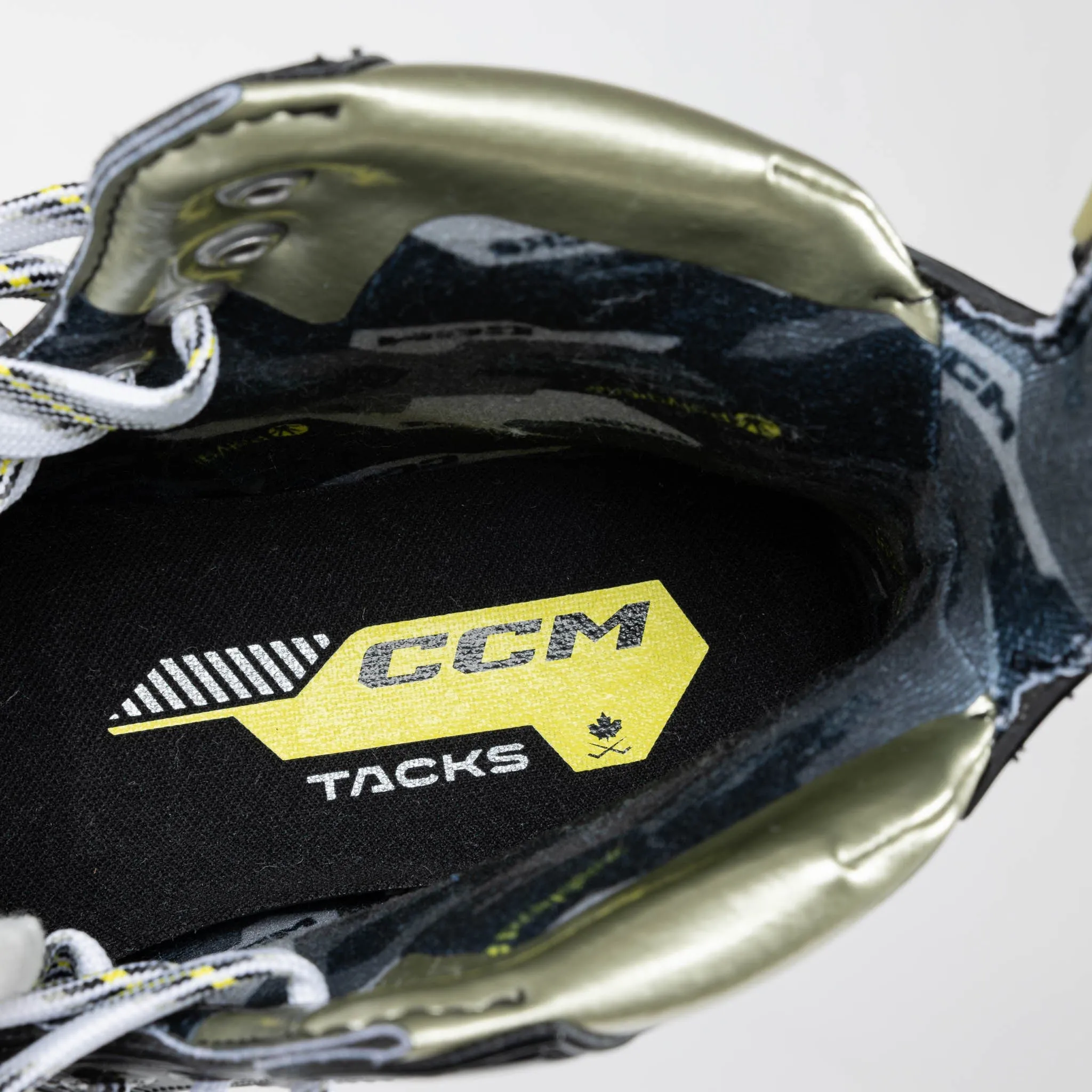 CCM Tacks AS590 Intermediate Hockey Skates