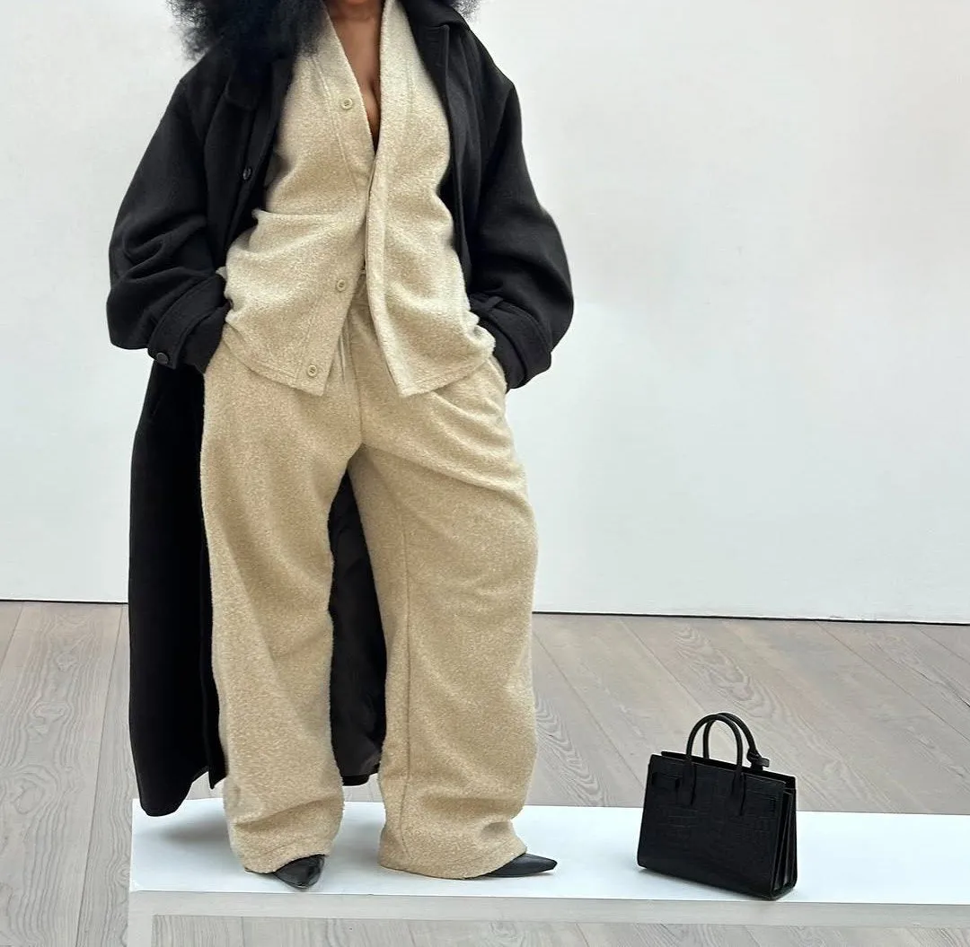 Comfortable two-piece sports suit