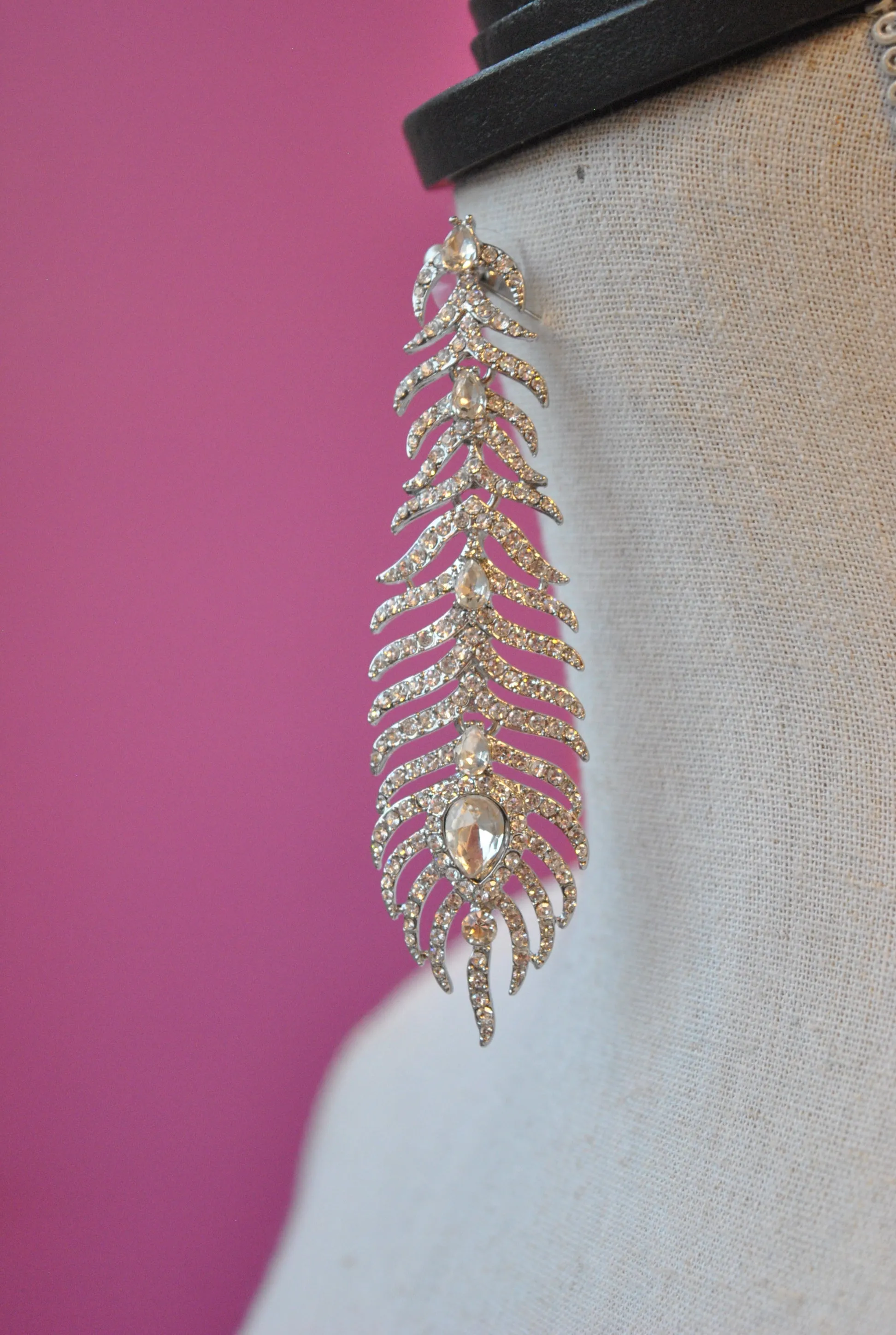 FASHION COLLECTION - CLEAR CRYSTALS STATEMENT EARRINGS