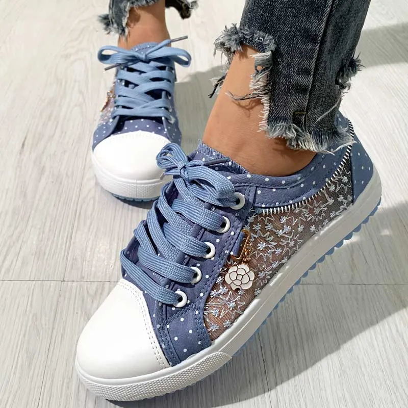 Fashion Pendant Lace Pattern Flat Sneakers