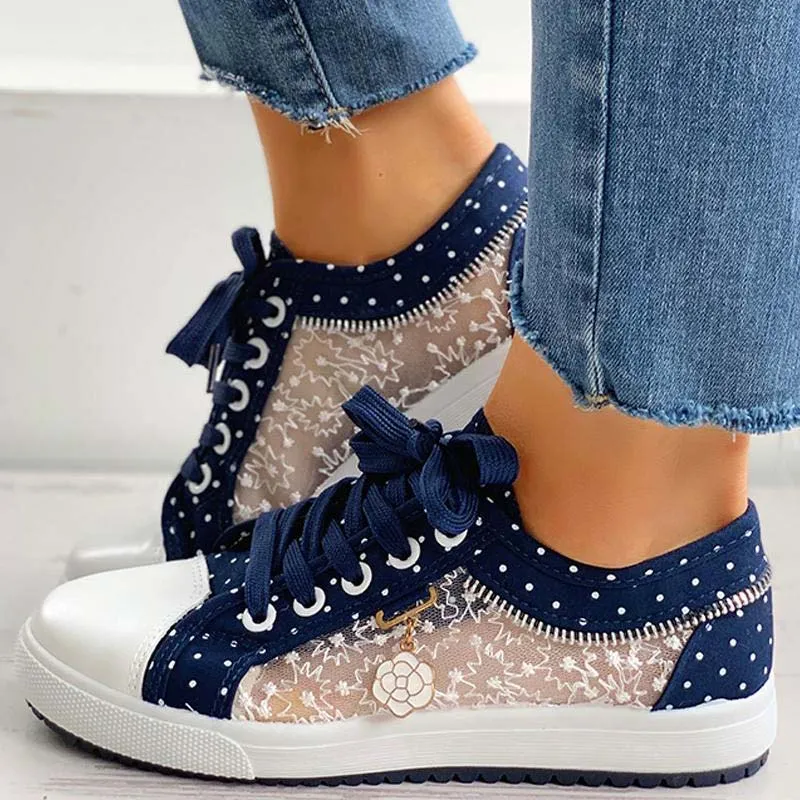 Fashion Pendant Lace Pattern Flat Sneakers