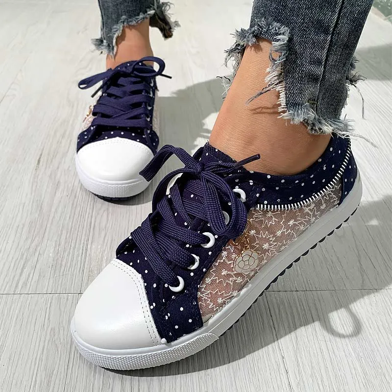 Fashion Pendant Lace Pattern Flat Sneakers