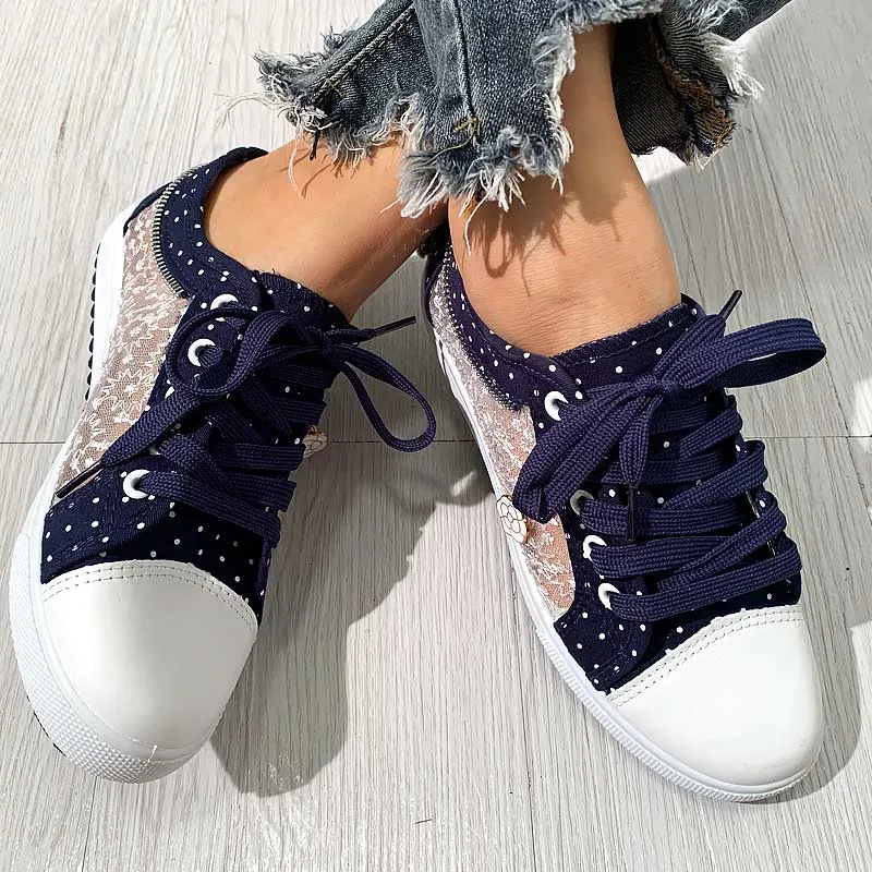 Fashion Pendant Lace Pattern Flat Sneakers