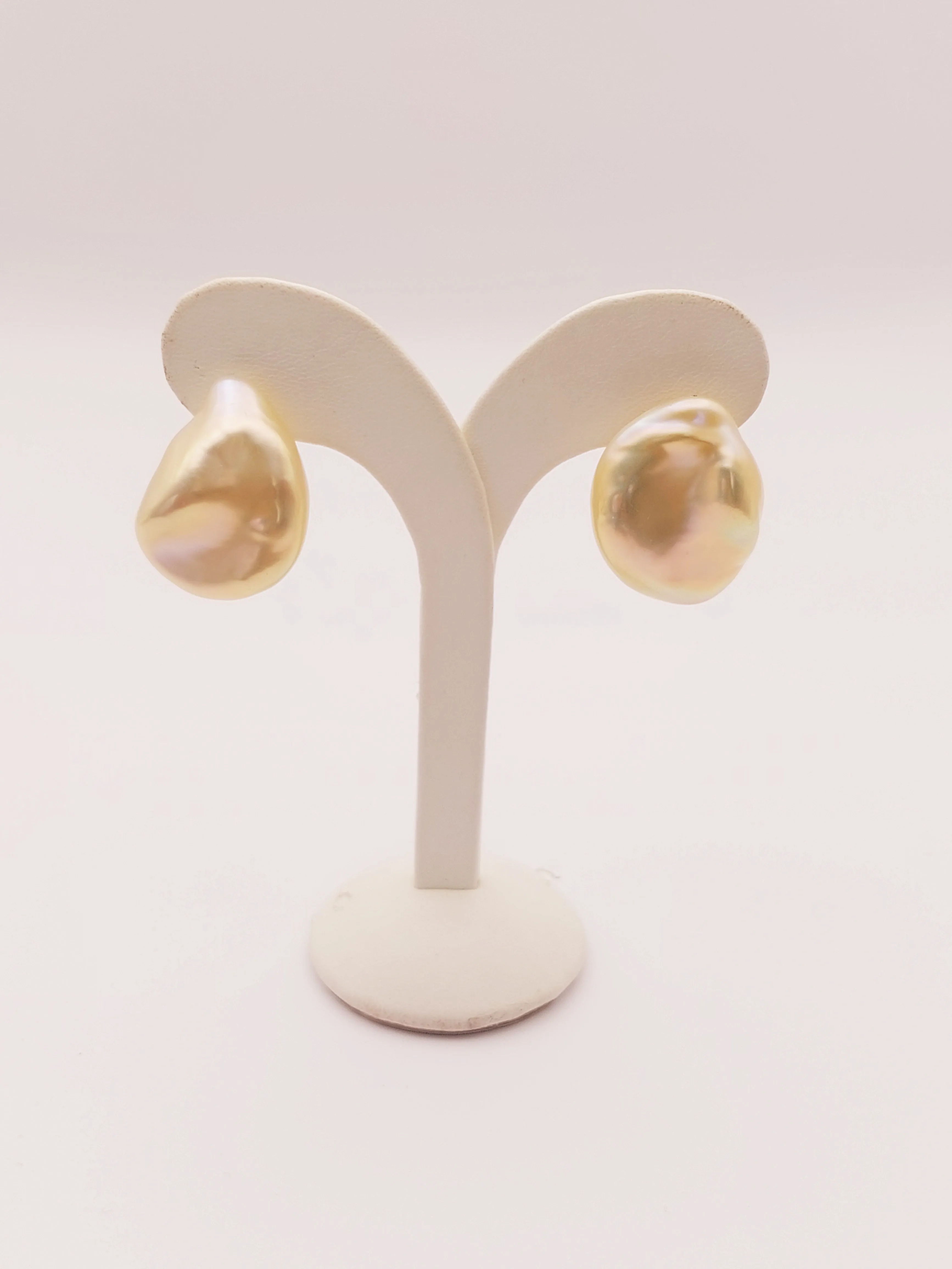 Golden Baroque Earring