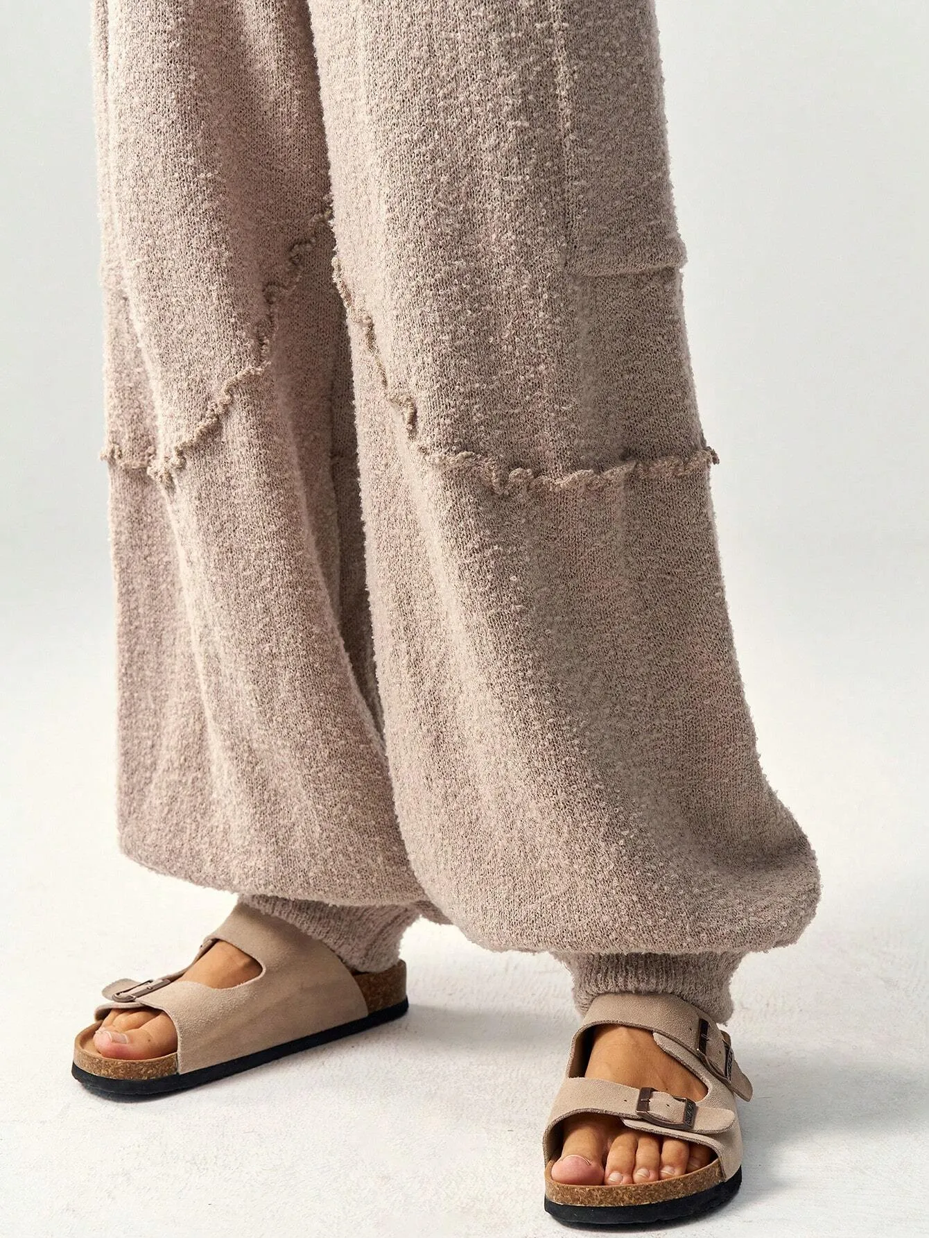 High-Waist Baggy Sweater Pants for Women – Stylish & Comfortable Joggers