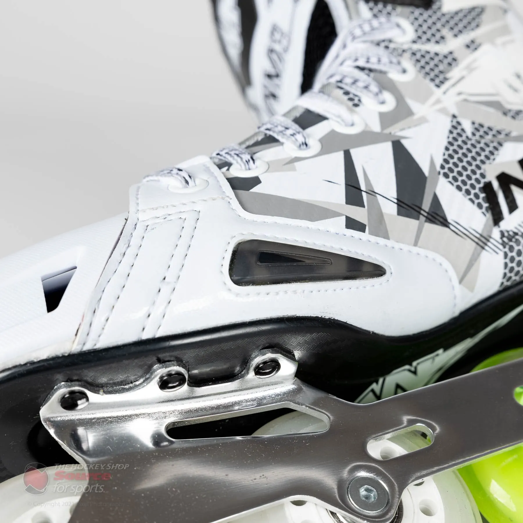 Mission Inhaler WM03 Junior Roller Hockey Skates