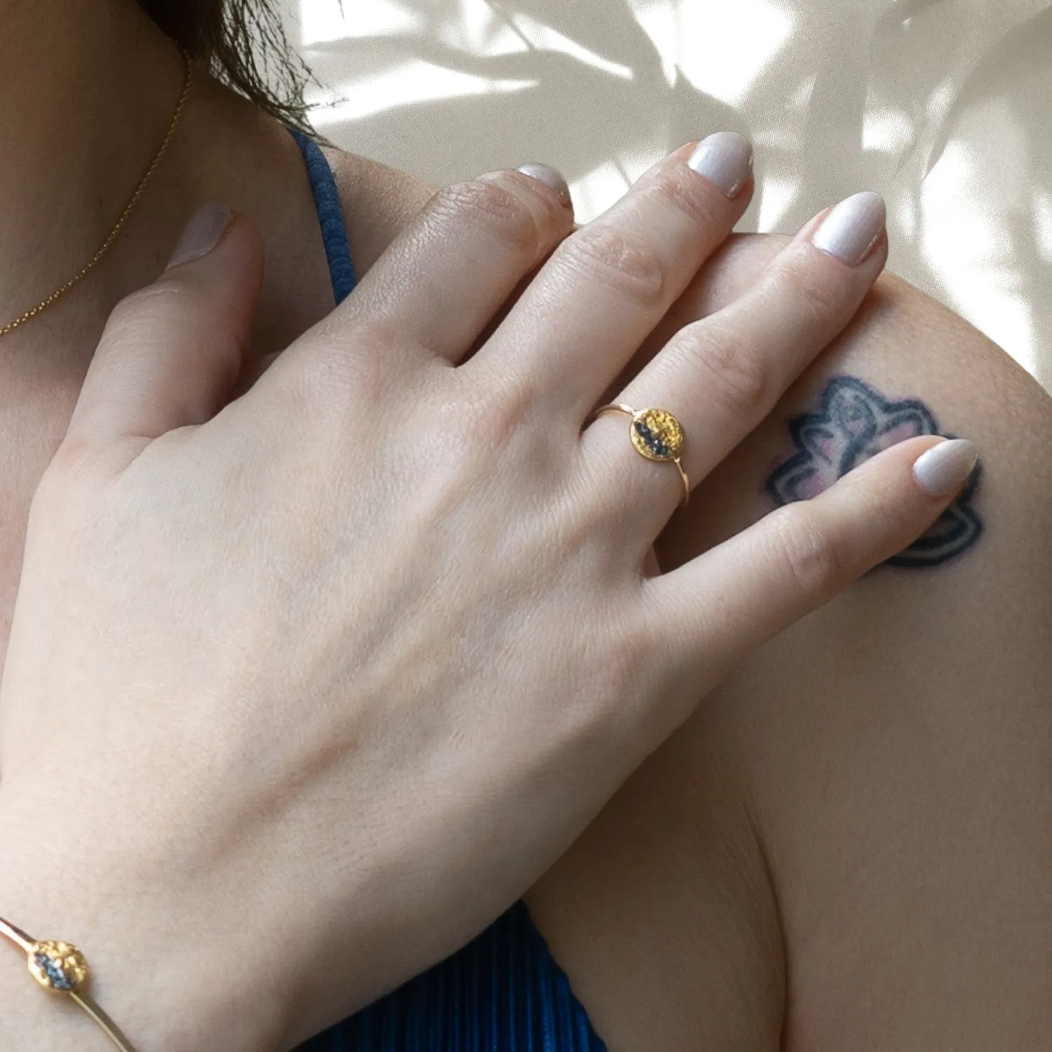 Nature Round Gold Diamond Ring