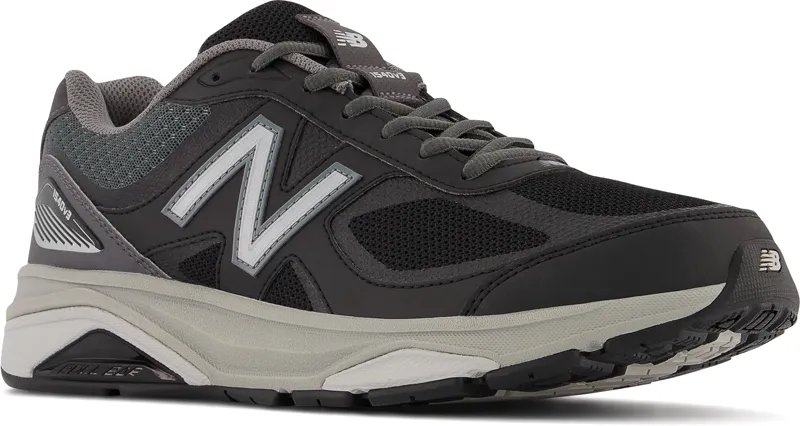 New Balance Men's 1540v3 Running Shoes in BLACK