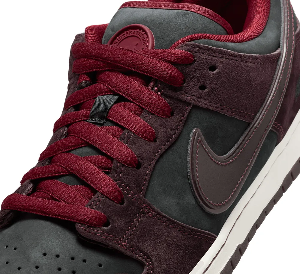 Nike SB Dunk Low Pro X Riot Skateshop QS