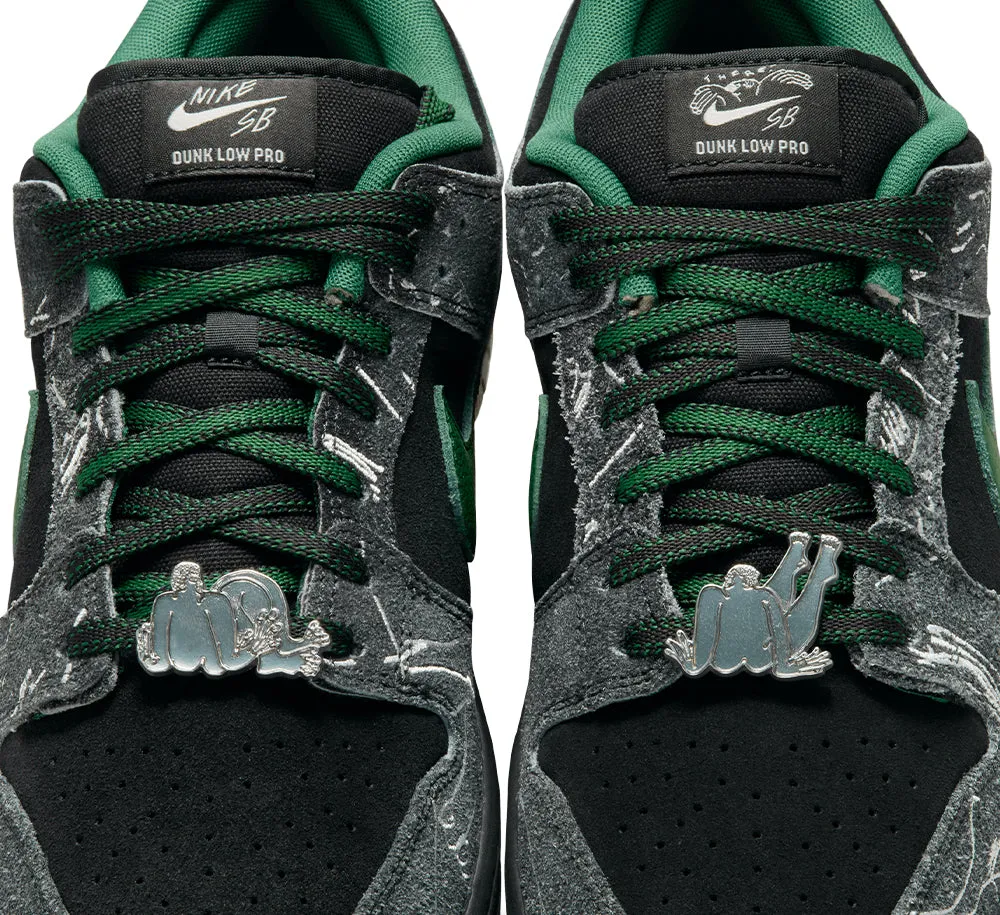 Nike SB Dunk Low QS
