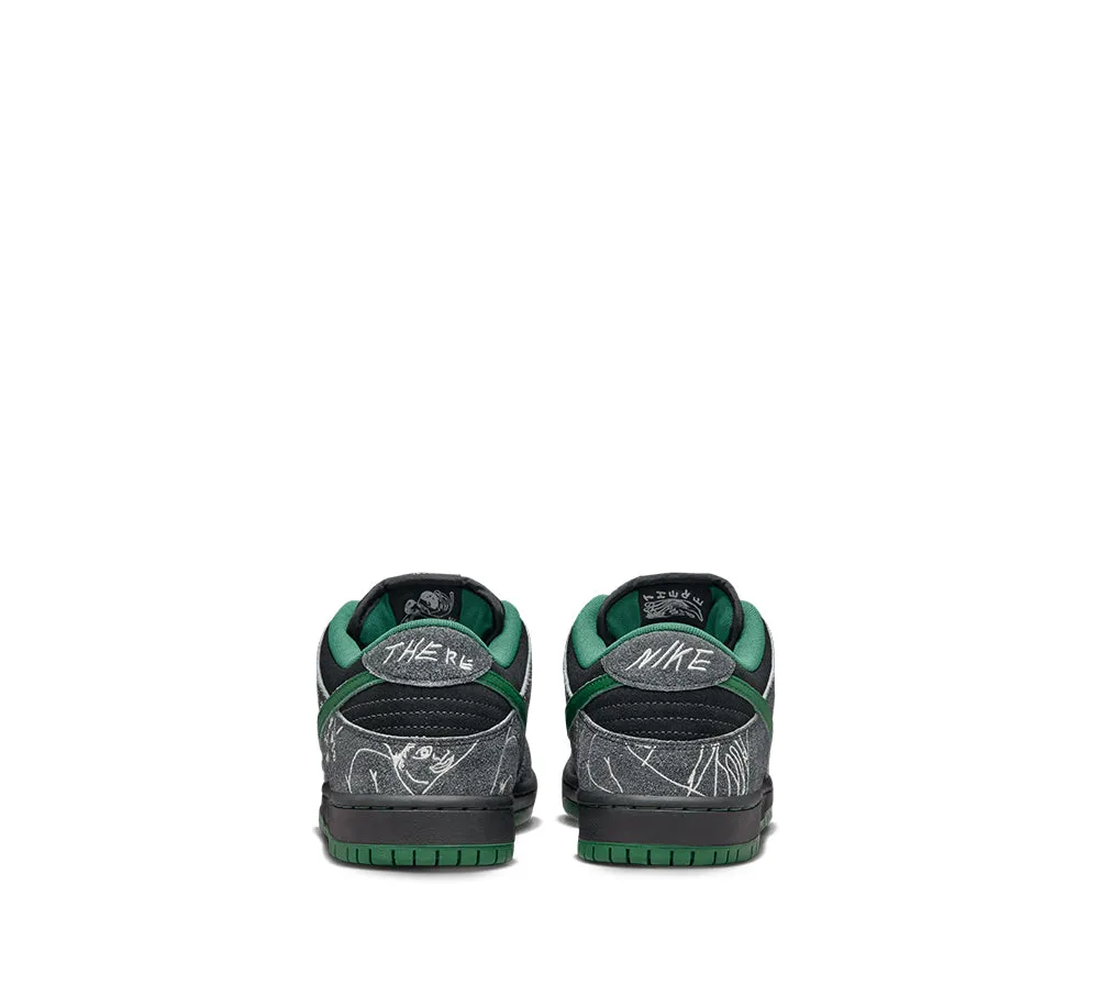 Nike SB Dunk Low QS