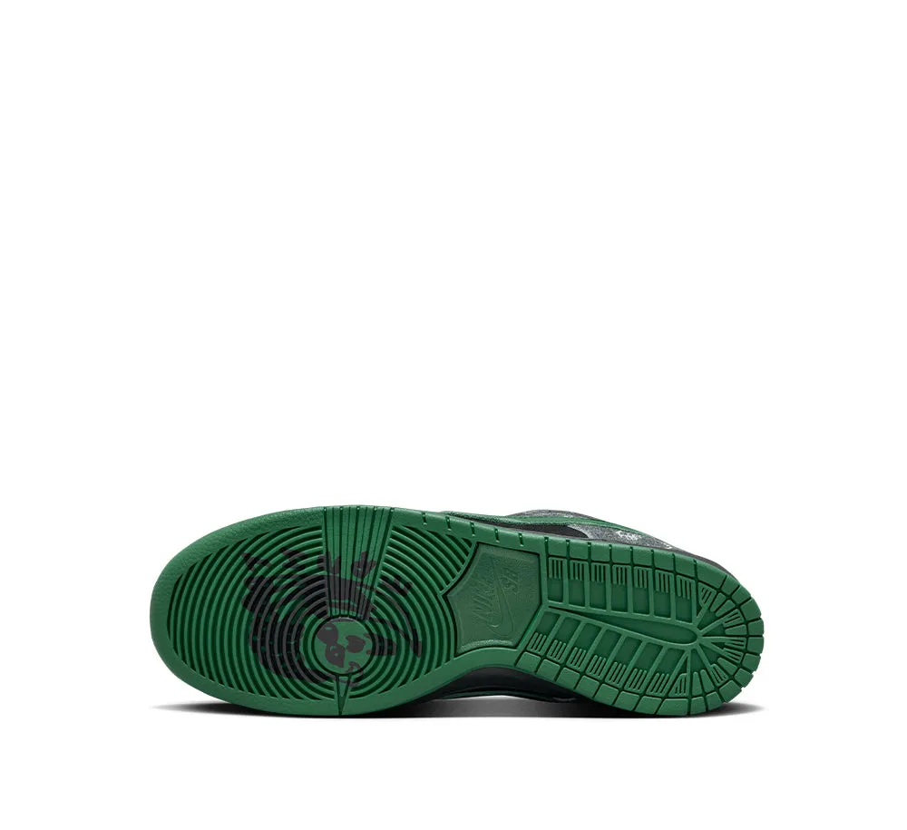 Nike SB Dunk Low QS
