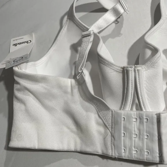 NWT $74‎ Chantelle [ 36C ] High Impact Convertible Sports Bra in White