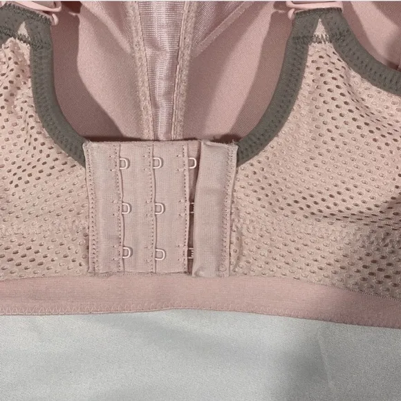 NWT Wacoal [ 32DDD ] Sport Contour Wirefree Sports Bra‎ in Lotus Pink