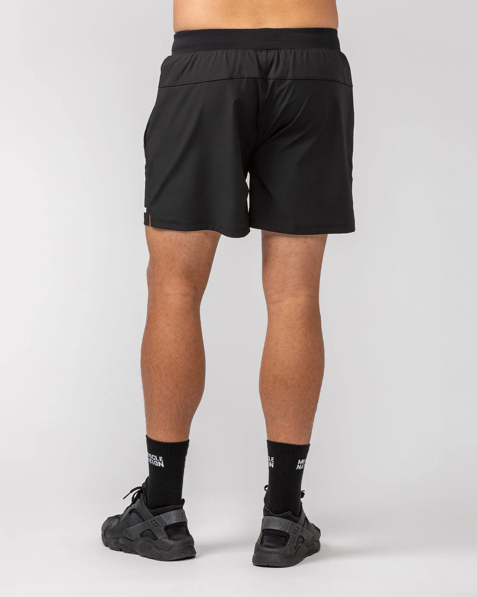 On Repeat Training 5" Shorts - Black