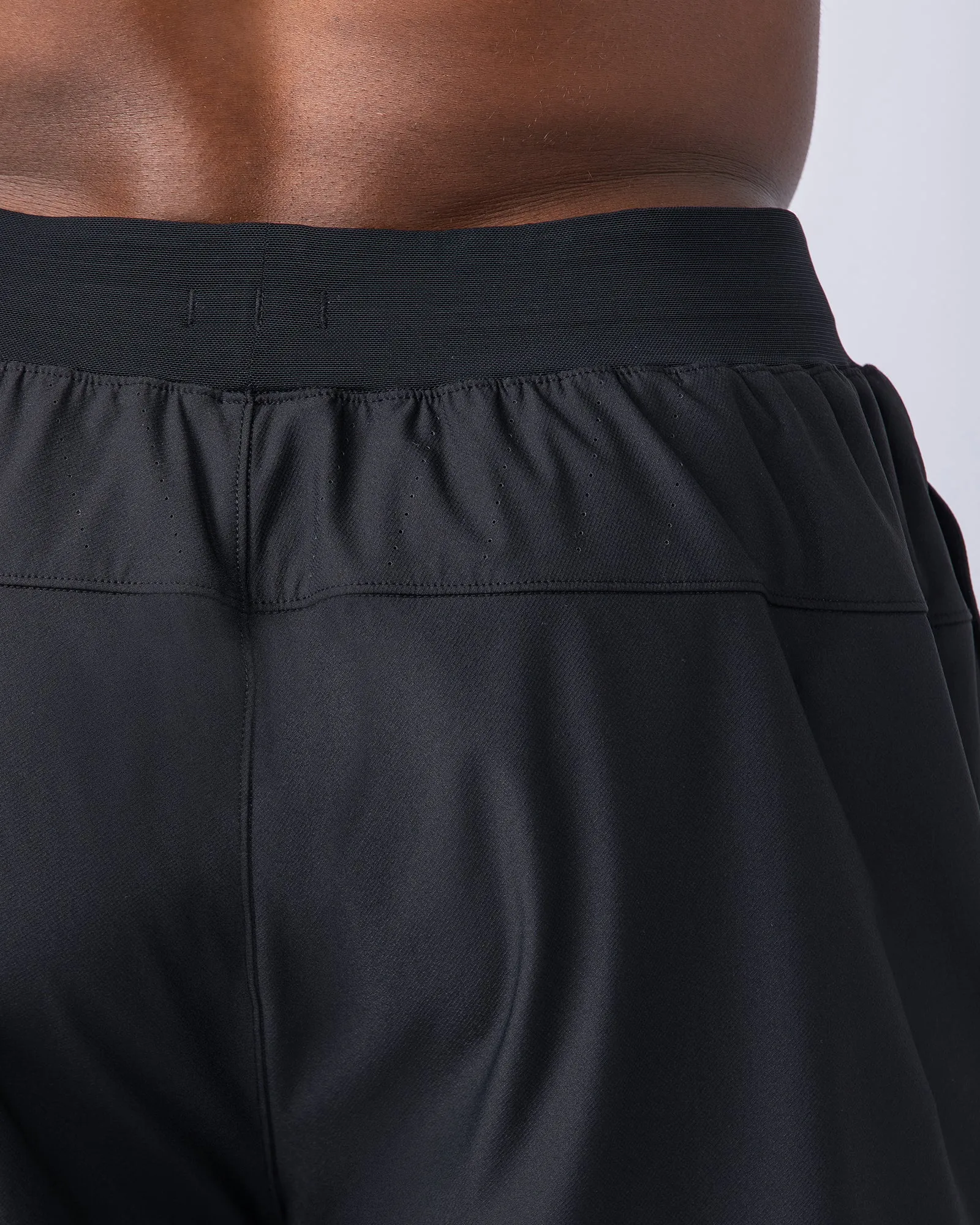 On Repeat Training 7" Shorts - Black