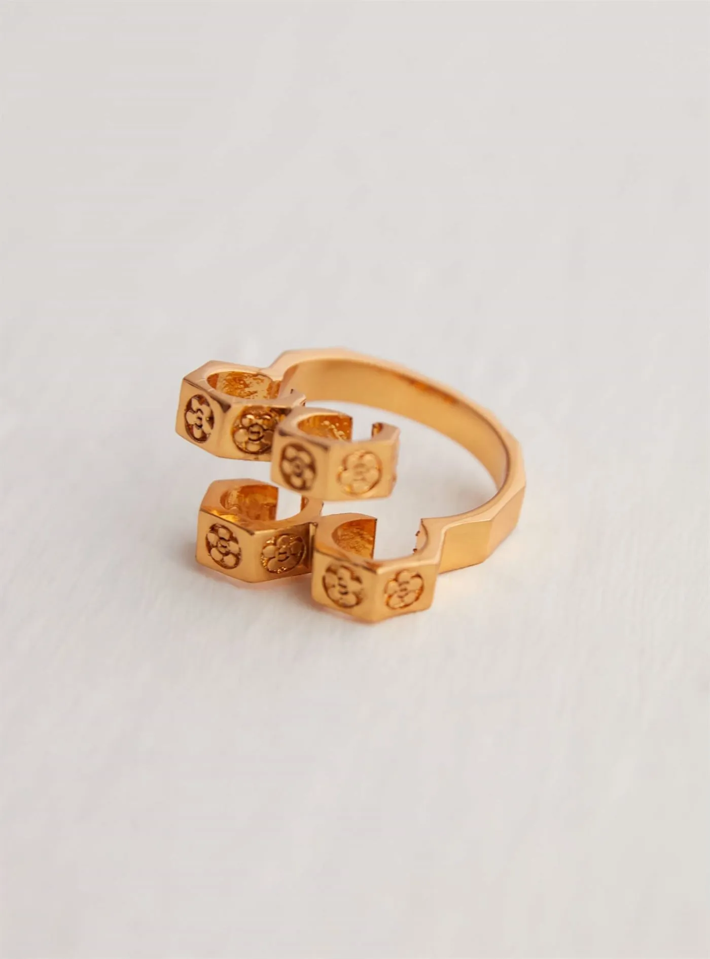 Outhouse   I   Oh Poppi Houston Street Quatro Bolt Ring Brass, Gold Accessories OHAW21RI061
