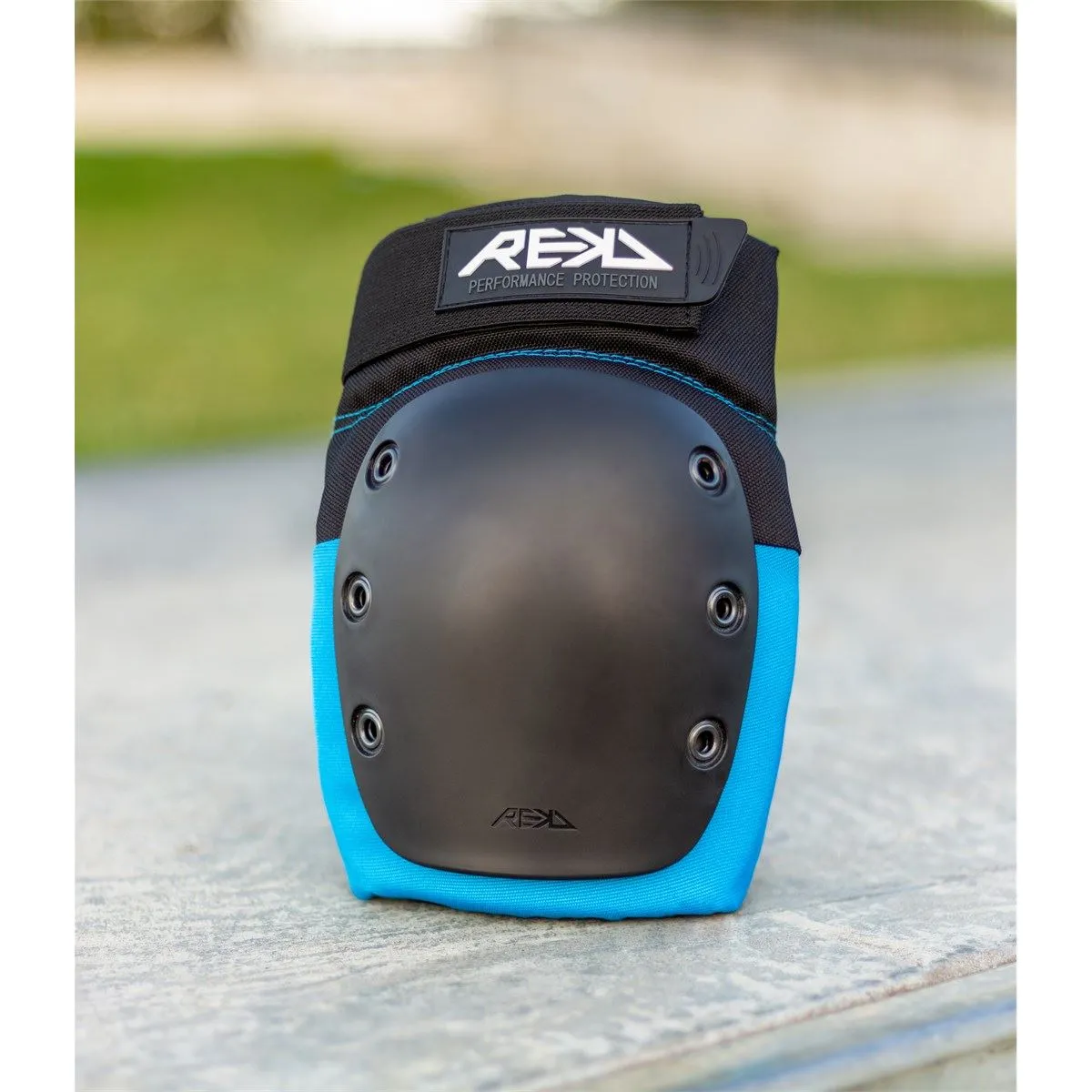 REKD Skateboard Skate Scooter BMX Ramp Knee Pads - Black / Blue
