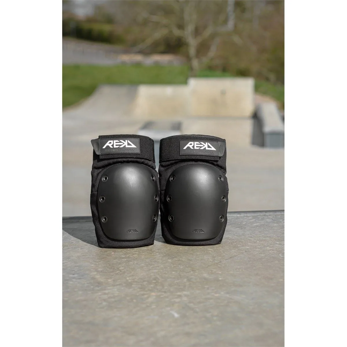 REKD Skateboard Skate Scooter BMX Ramp Knee Pads - Black