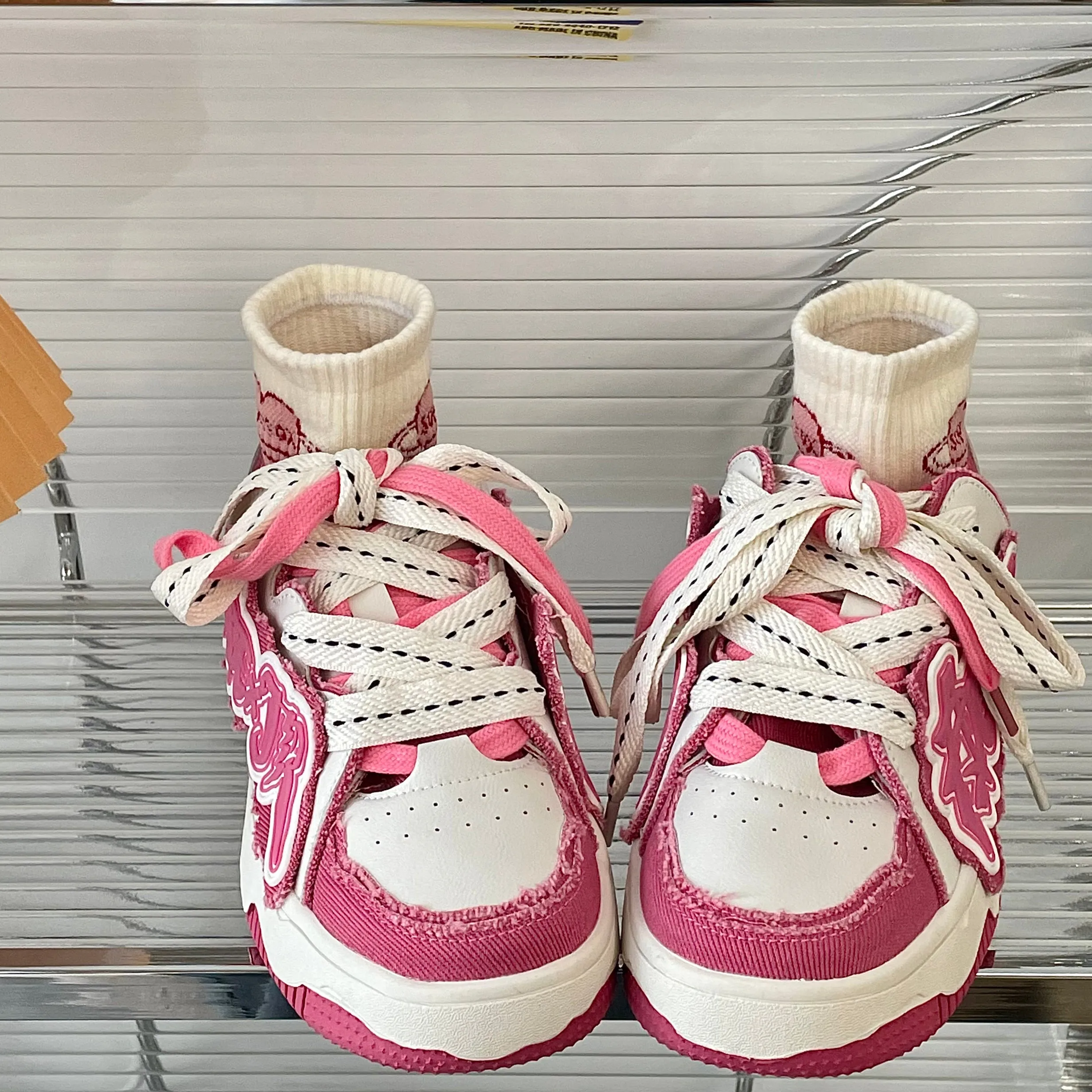 retro sneakers  KF82173