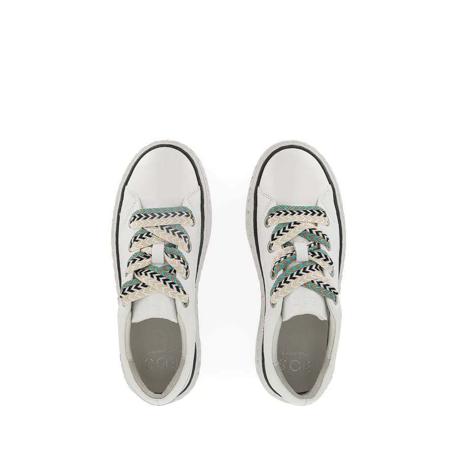 TRINSIC - WHITE LEATHER