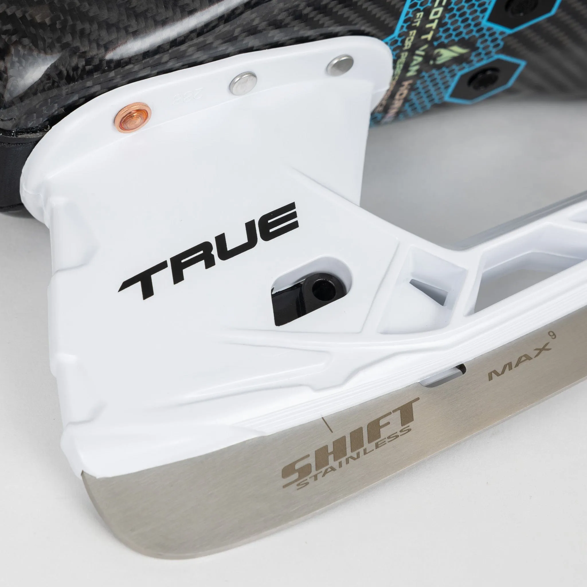 TRUE Catalyst 7X4 Senior Hockey Skates