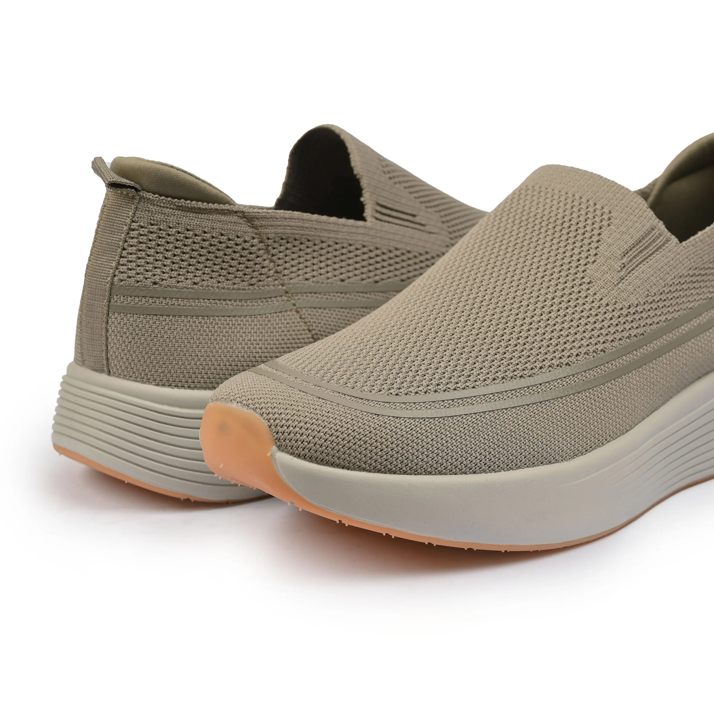 ULTRA  LIGHT KNITED SHOES